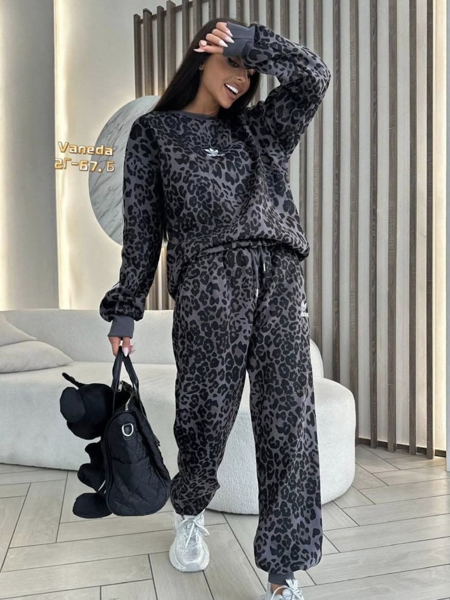 спортивный костюм женский adidas,спортивные костюмы женские,спортивные костюм,костюм двойка женская,женские костюмы