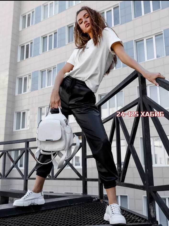 джоггеры женские,джоггеры кожаные брюки,брюки джоггеры из экокожи,кожаные женские брюки,кожаные штаны женские на резинке