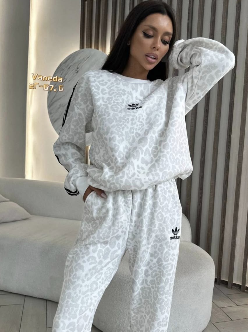 спортивный костюм женский adidas,спортивные костюмы женские,спортивные костюм,костюм двойка женская,женские костюмы