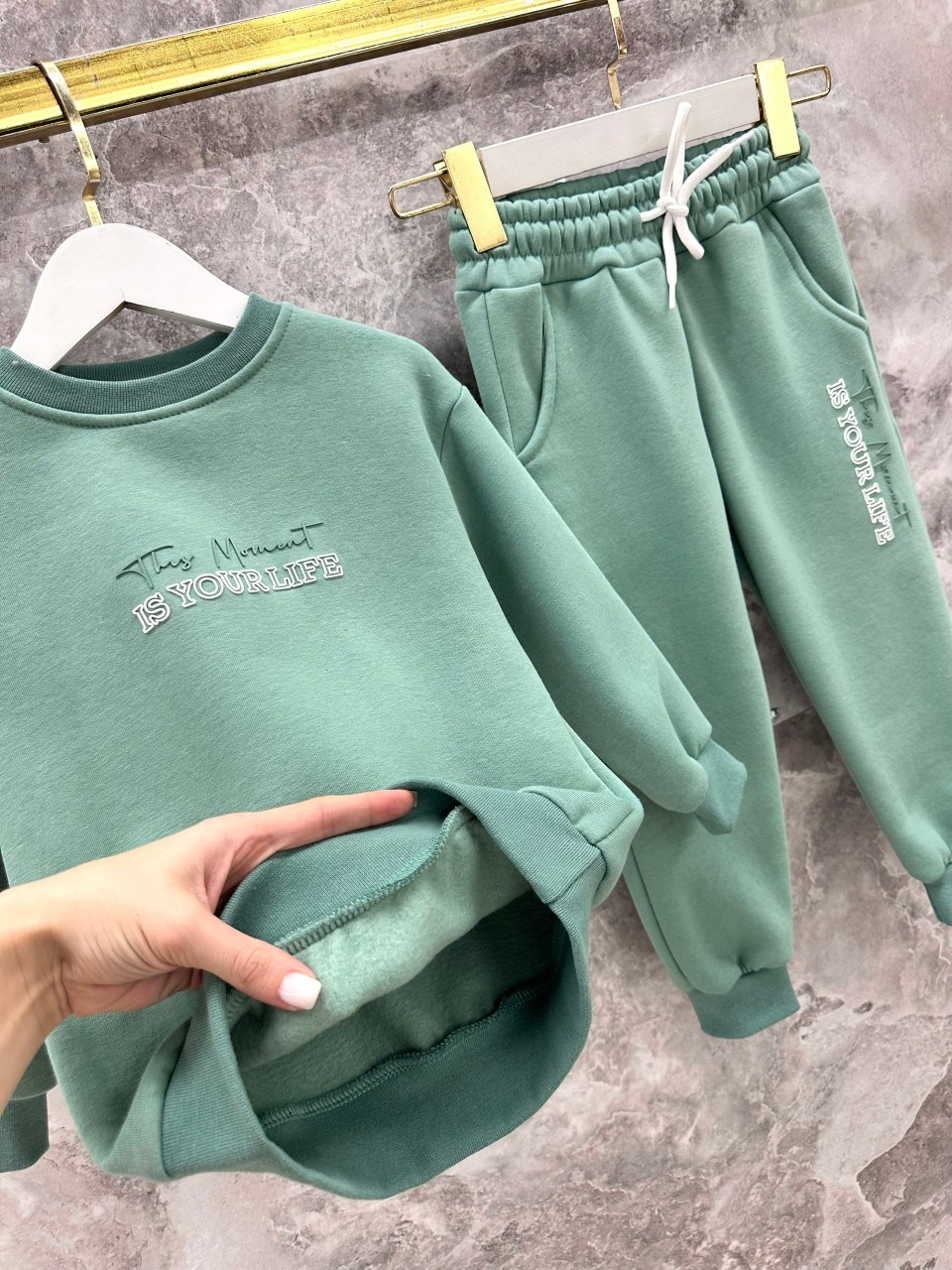 костюм на флисе,свитшот и брюки,костюмы спортивные,спортивные костюмы для девочек,костюмы детские