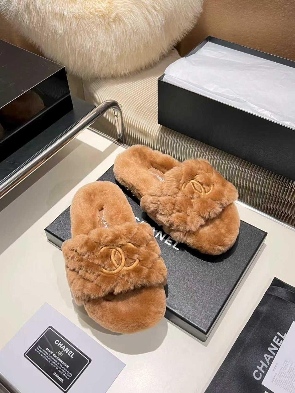 меховые тапочки,тапочки chanel,тапочки модные,домашние тапочки женские,модные тапки с мехом женские