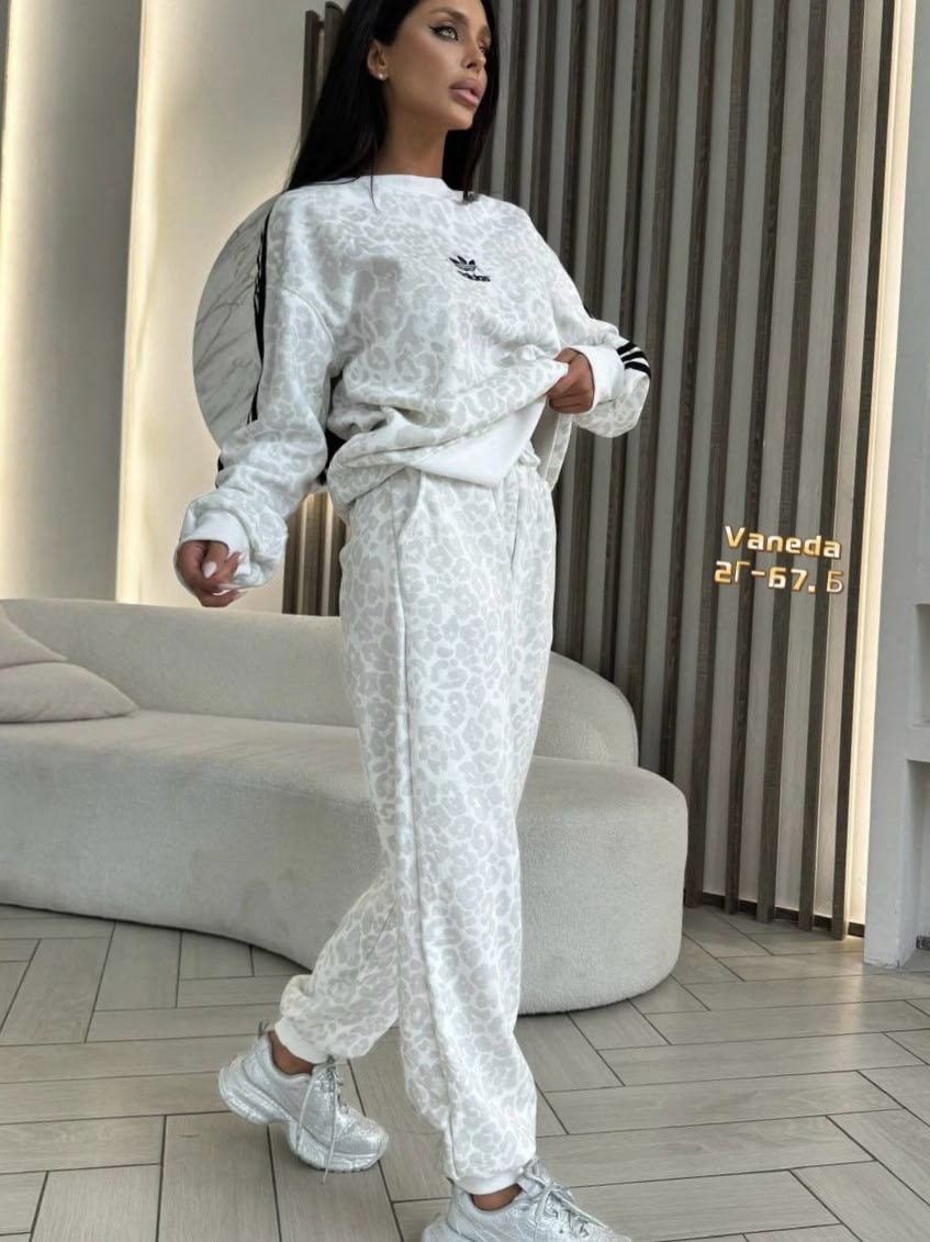 спортивный костюм женский adidas,спортивные костюмы женские,спортивные костюм,костюм двойка женская,женские костюмы