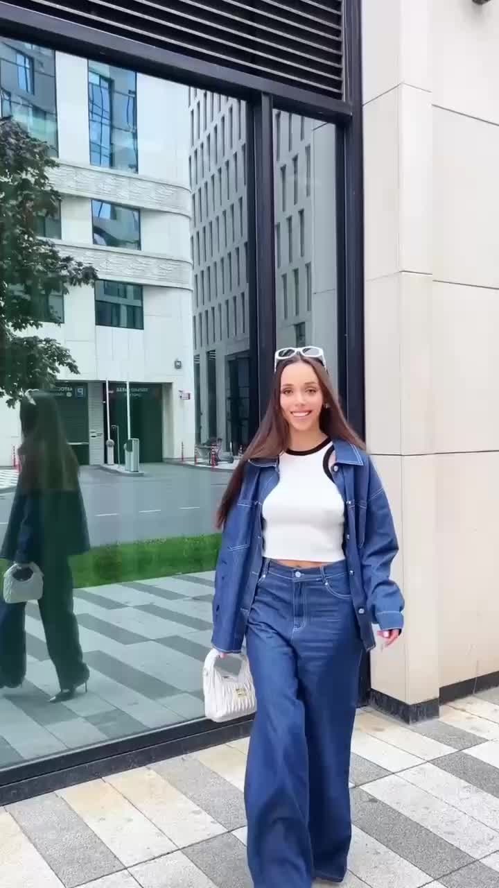 джинсовый брючный костюм,костюмы брючный,джинсовые костюмы,широкие брюки