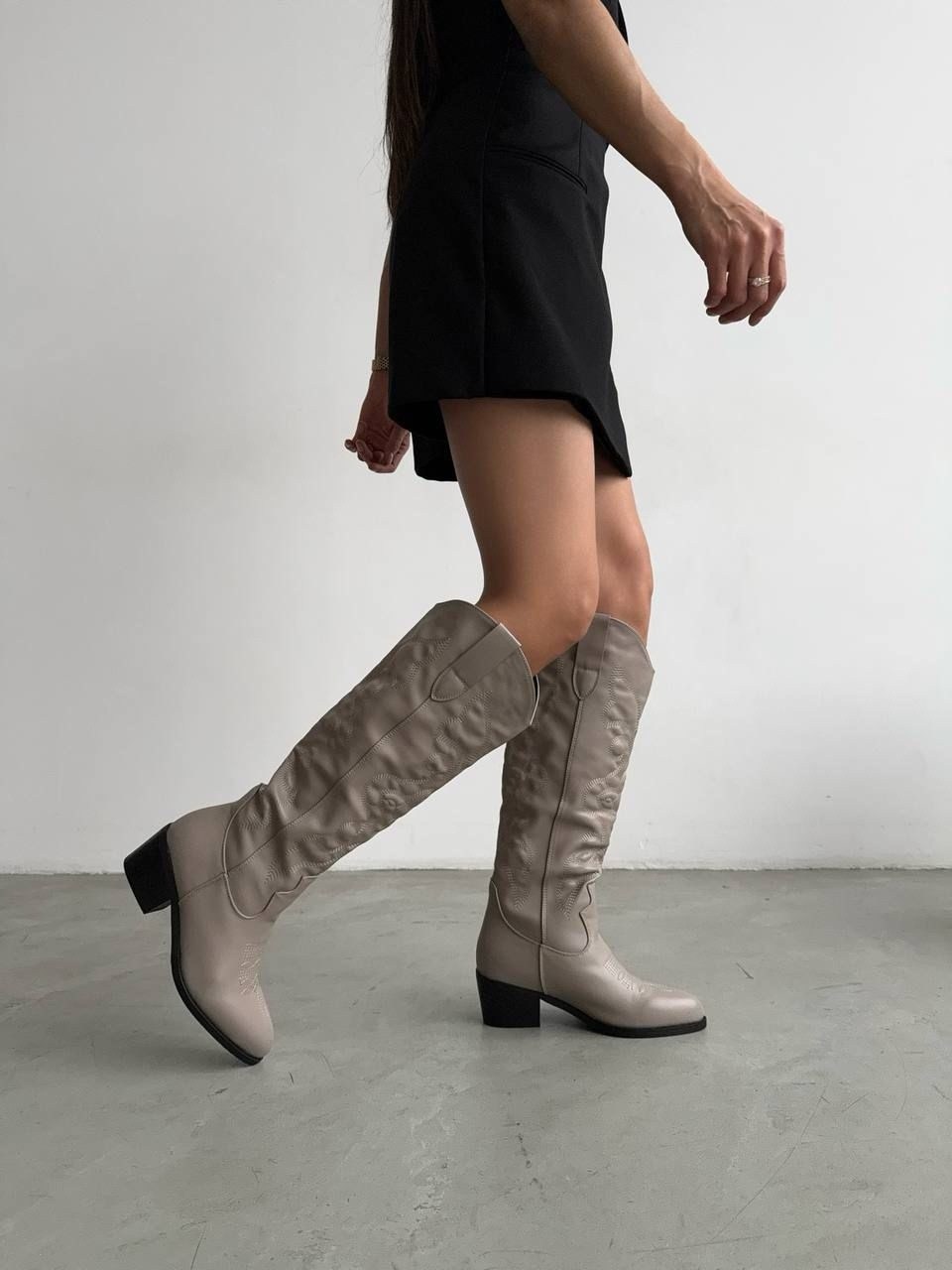 женские сапоги,сапоги казаки высокие,высокие сапоги,сапоги бежевые,сапоги женские казаки