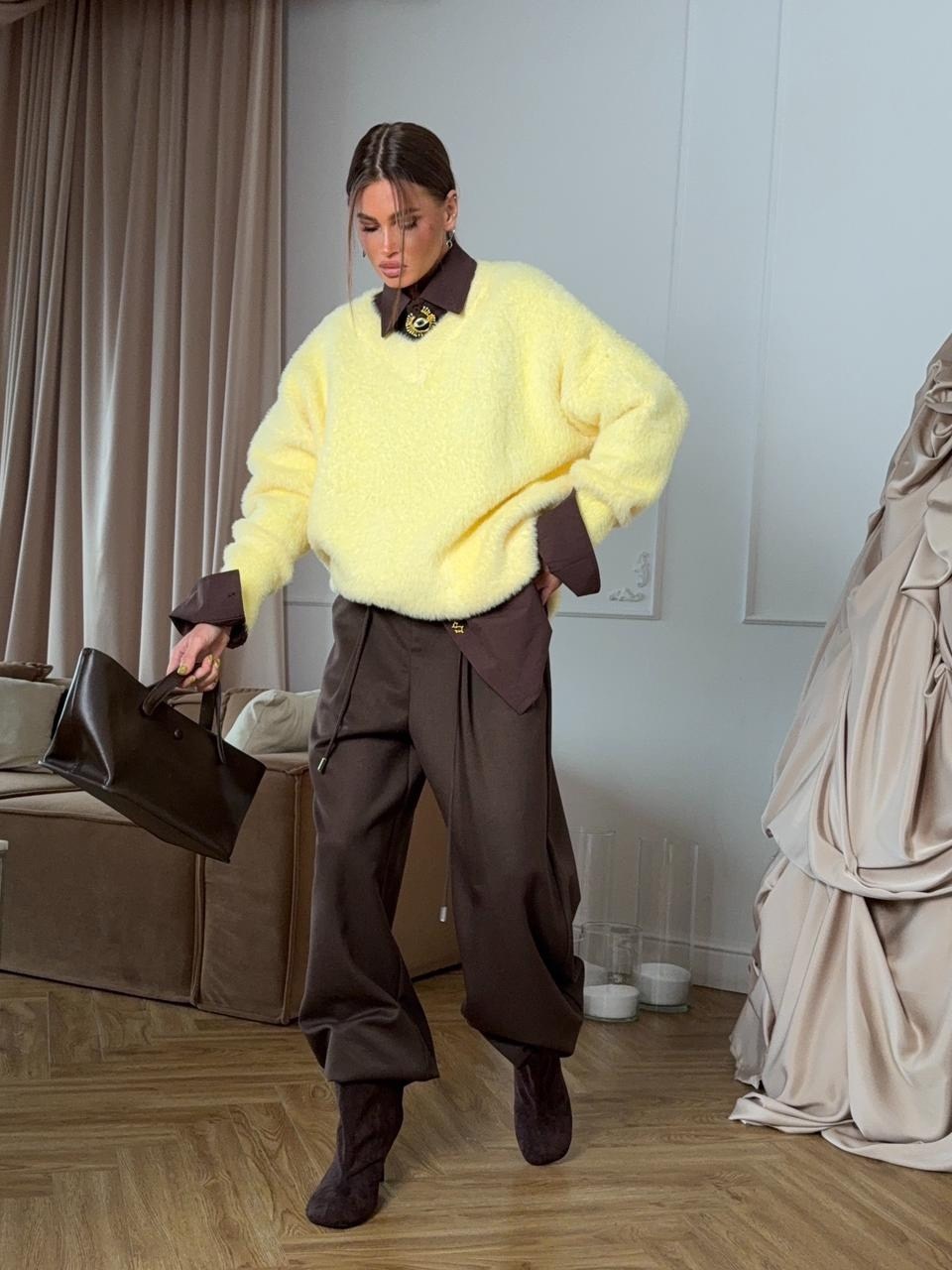 оверсайз свитер,платье свитер оверсайз,джемпер бежевый,модные образы,свитер кофта оверсайз