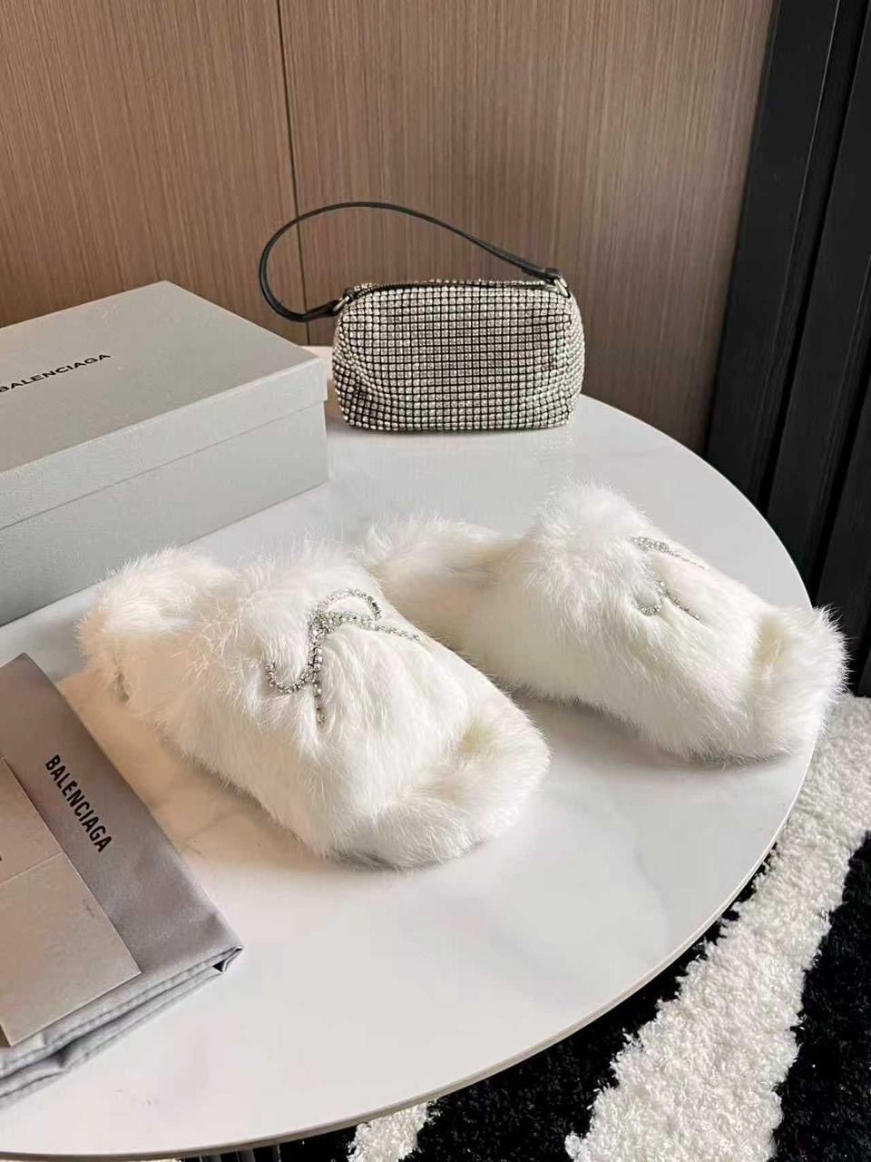 меховые тапочки,тапочки домашние меховые,женские домашние тапочки,тапочки модные,тапочки женские