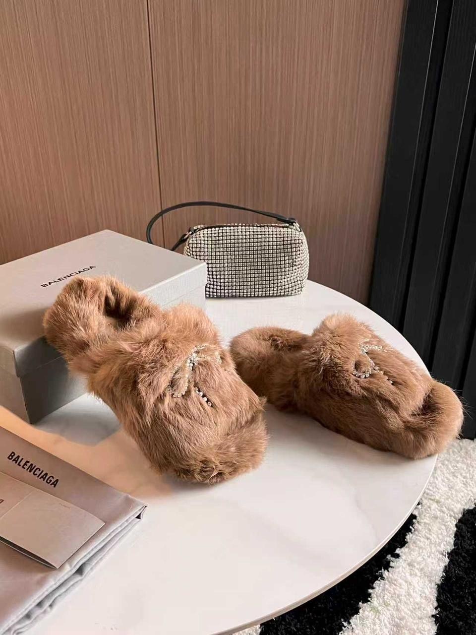 меховые тапочки,тапочки домашние меховые,женские домашние тапочки,тапочки модные,тапочки женские