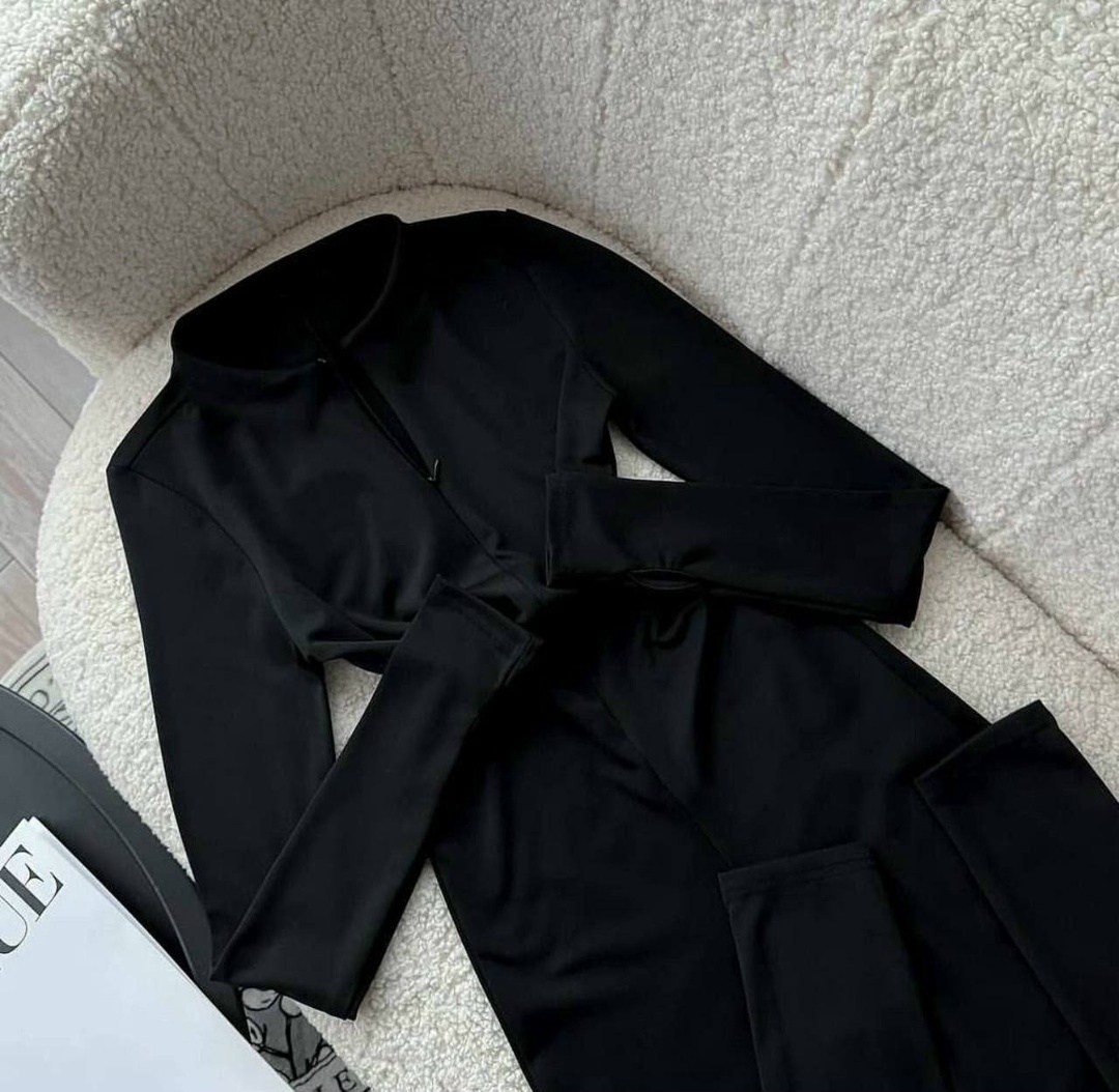 девушка,женские комбинезоны,стильные костюмы,женские костюмы,спортивные женские костюмы