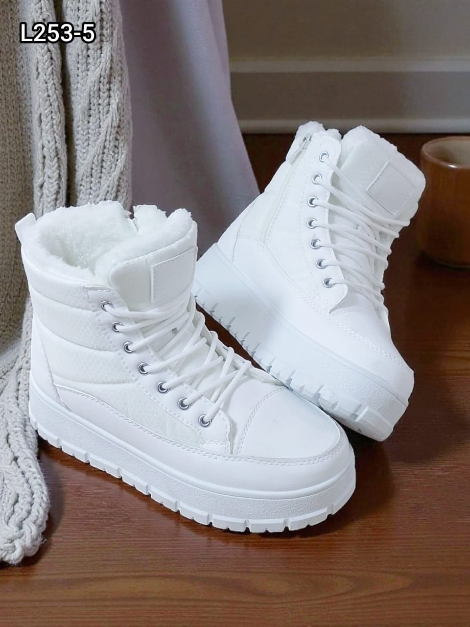 женская зимняя,ботинка женские зимние,зимние женские кроссовки,,ботинки белые зимние