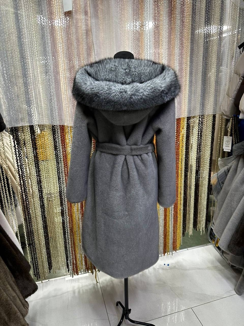 бобрик белая шуба шуба с чернобуркой,шуба белая норка,шуба из бобрика,шуба норка,шуба норковая белая