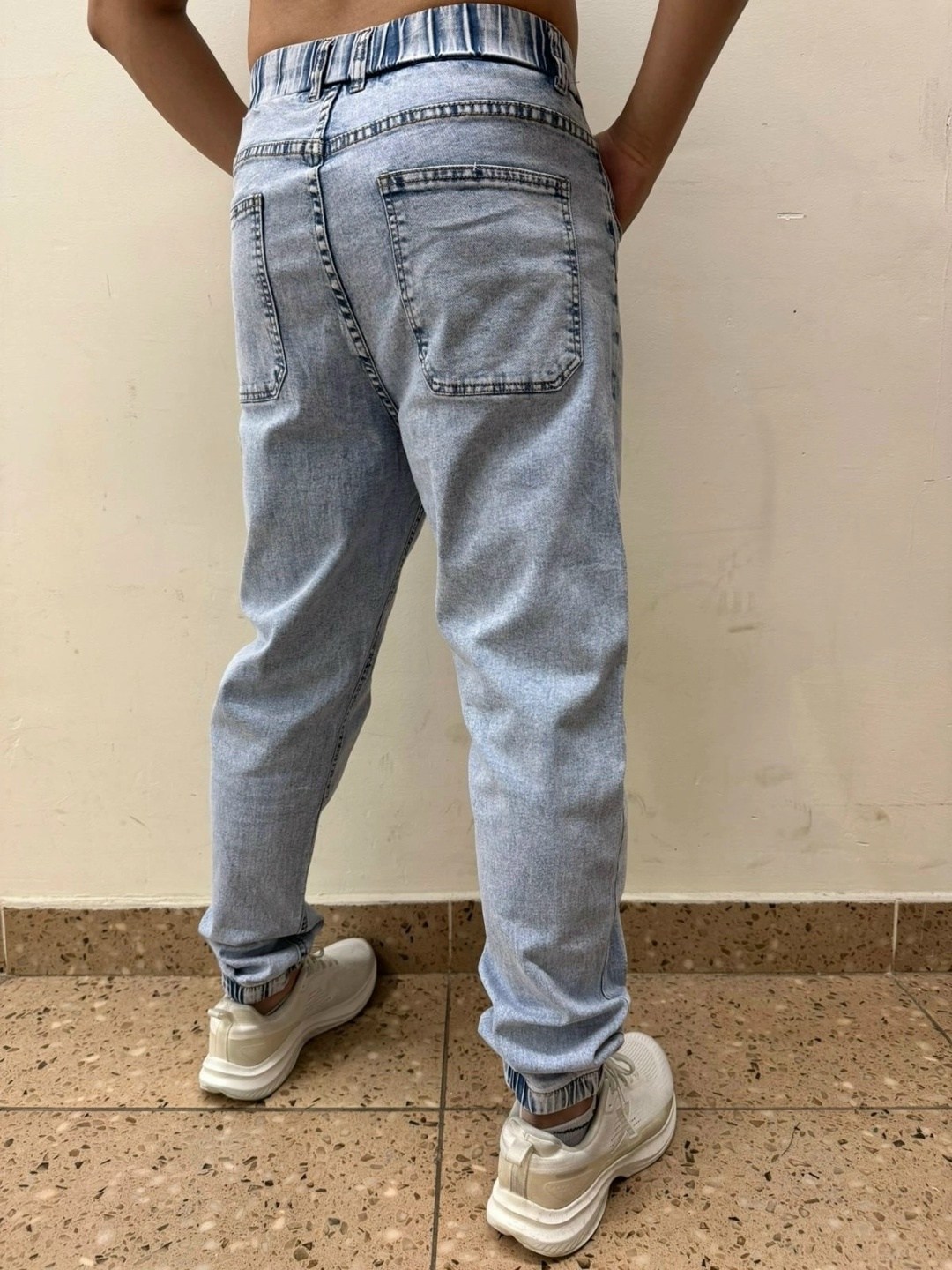 джинсы джоггеры,джинсы джоггеры на резинке,джинсы джоггеры на резинке зауженные,джинсы мужской,джинсы широкие