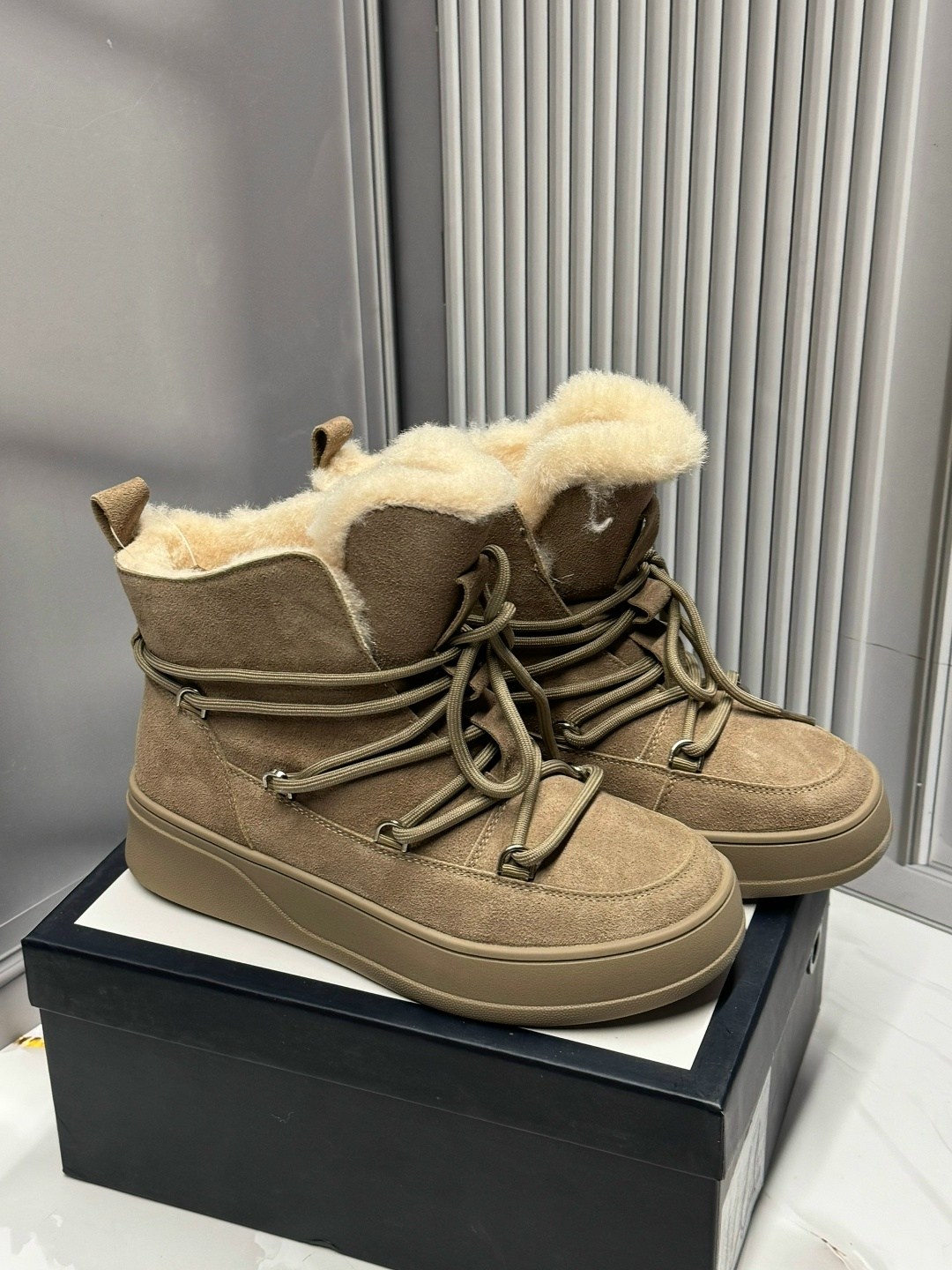 угги женские,,женская зимняя ,зимняя ,ботинка женские зимние