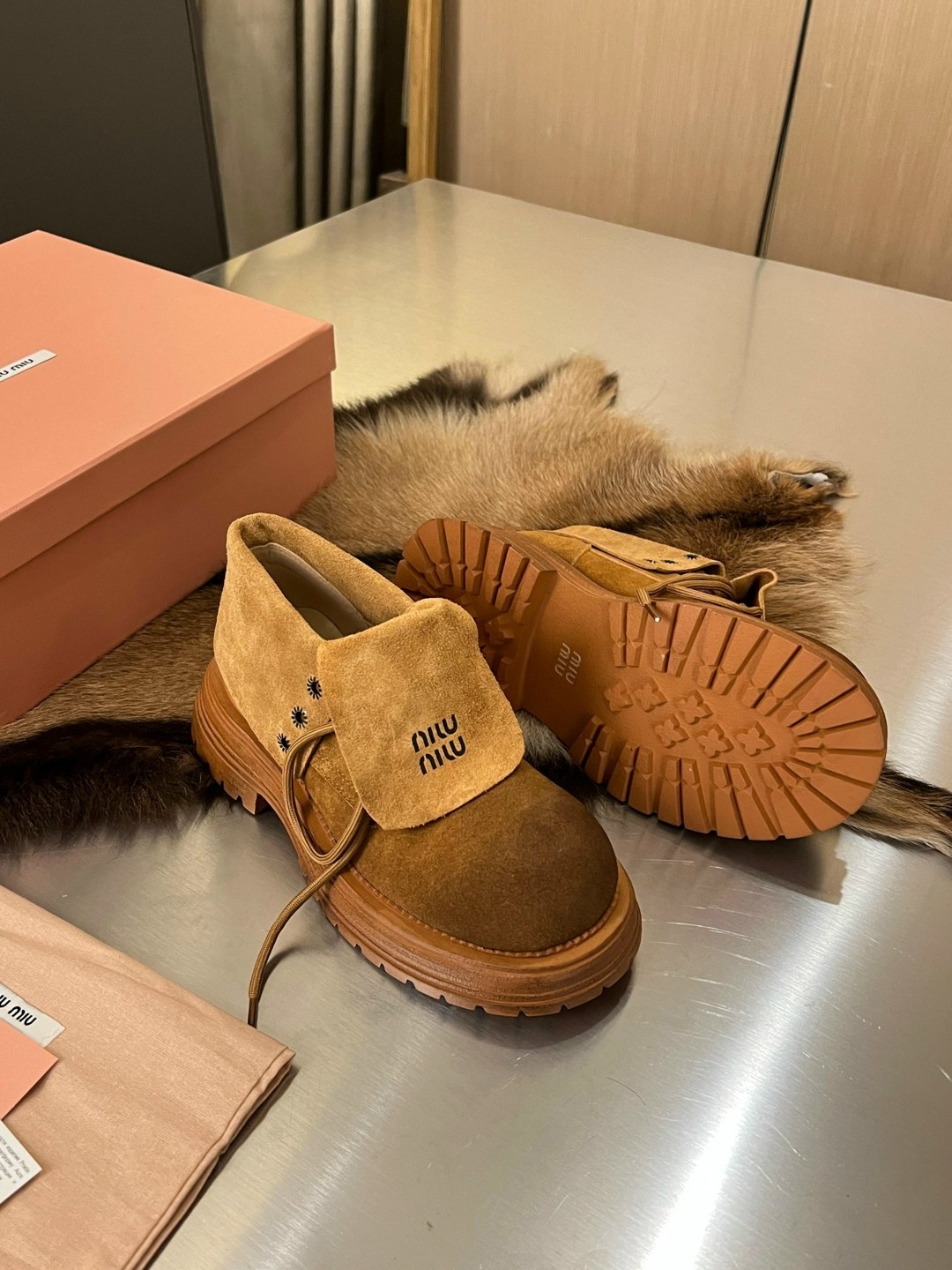 ,ботинки miu miu,модная женская ,ботинки miu,брендовая