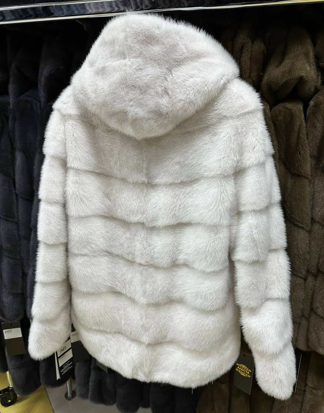 шуба норковая белая,шуба норковая,шуба норковая с капюшоном,шуба из норки,шуба белая норка