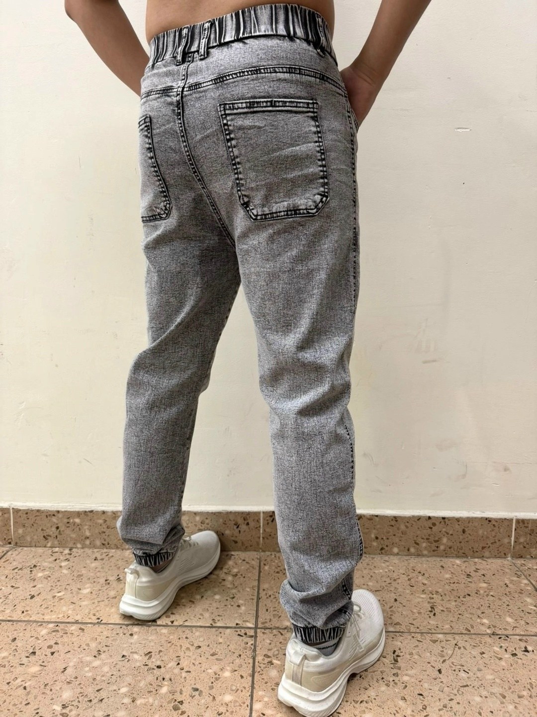 джинсы джоггеры,джинсы джоггеры на резинке,джинсы джоггеры на резинке зауженные,джинсы мужской,джинсы широкие