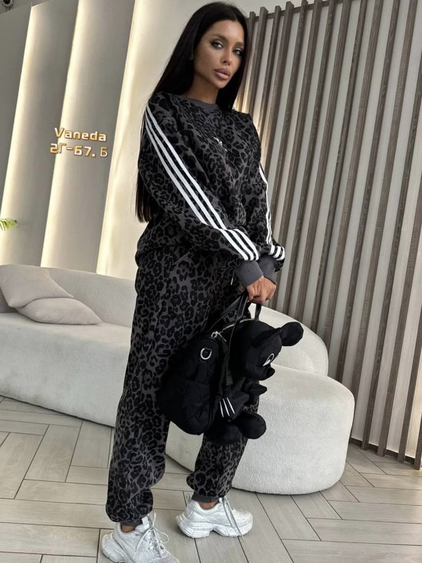 спортивный костюм женский adidas,спортивные костюмы женские,спортивные костюм,костюм двойка женская,женские костюмы