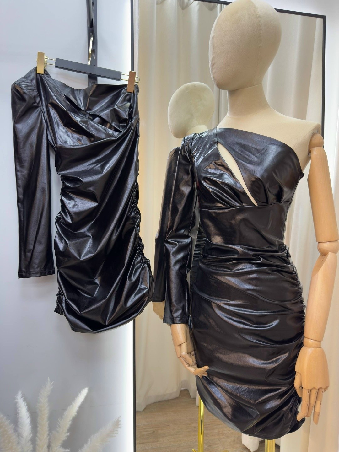 кожаное платье,облегающее платье,кожаное мини платье,черное кожаное платье,облегающее кожаное платье