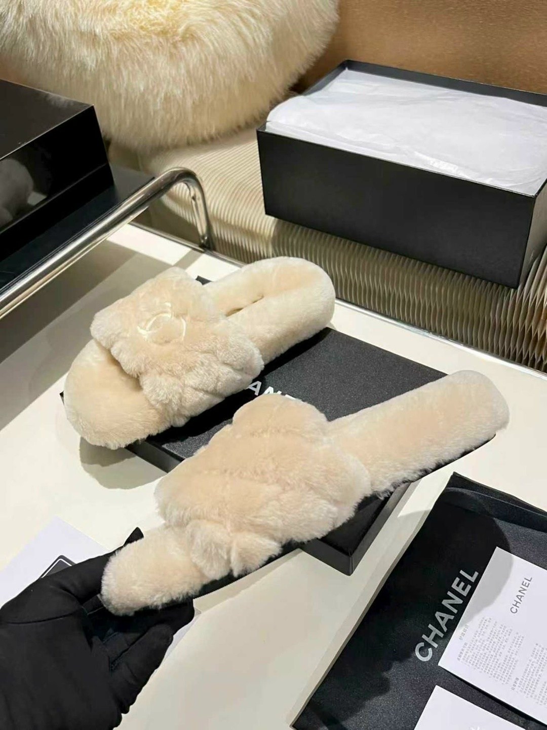 меховые тапочки,тапочки chanel,тапочки модные,домашние тапочки женские,модные тапки с мехом женские