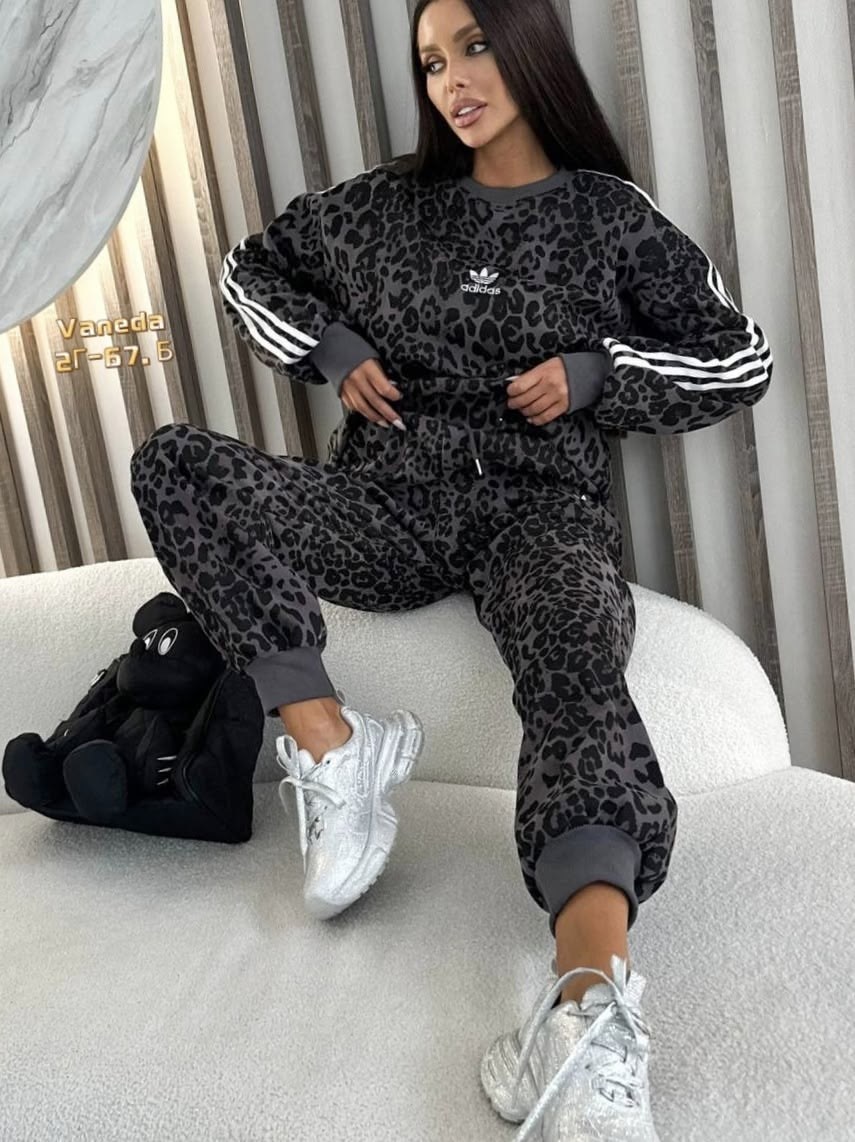 спортивный костюм женский adidas,спортивные костюмы женские,спортивные костюм,костюм двойка женская,женские костюмы