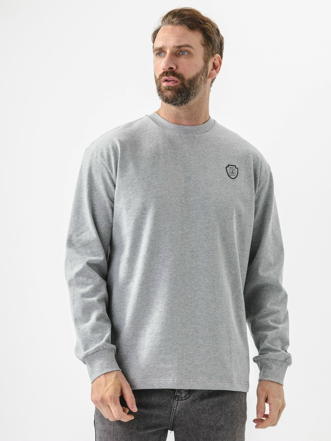 серый свитшот,свитшот и толстовка,мужские свитшоты,свитшот мужская,толстовка серая