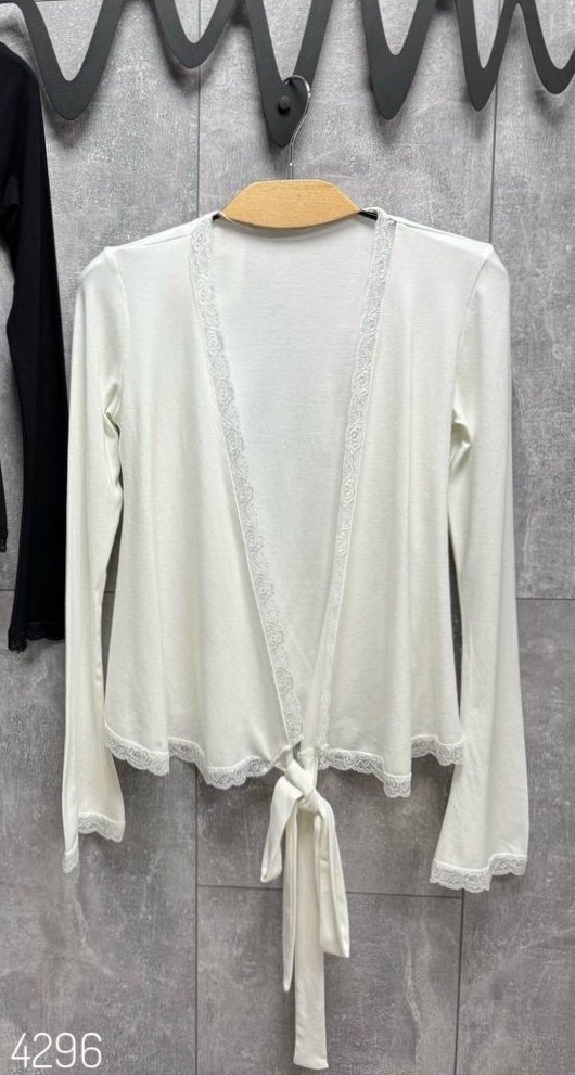 кофта с вырезом,кофта женский,трикотажный костюм,блузка женская