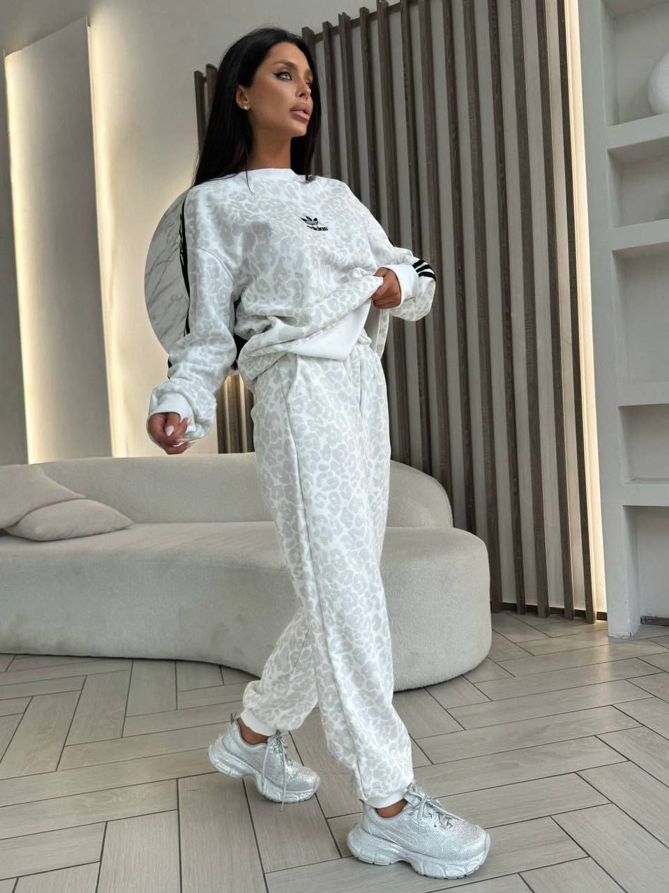 спортивный костюм женский adidas,спортивные костюм,adidas спортивный костюм,спортивные женские костюмы,женские костюмы