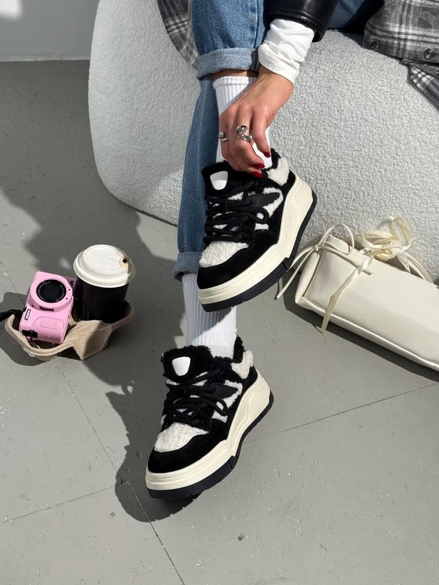 ,женские кроссовки,кроссовки повседневные,кроссовки модные,кроссовки стильные