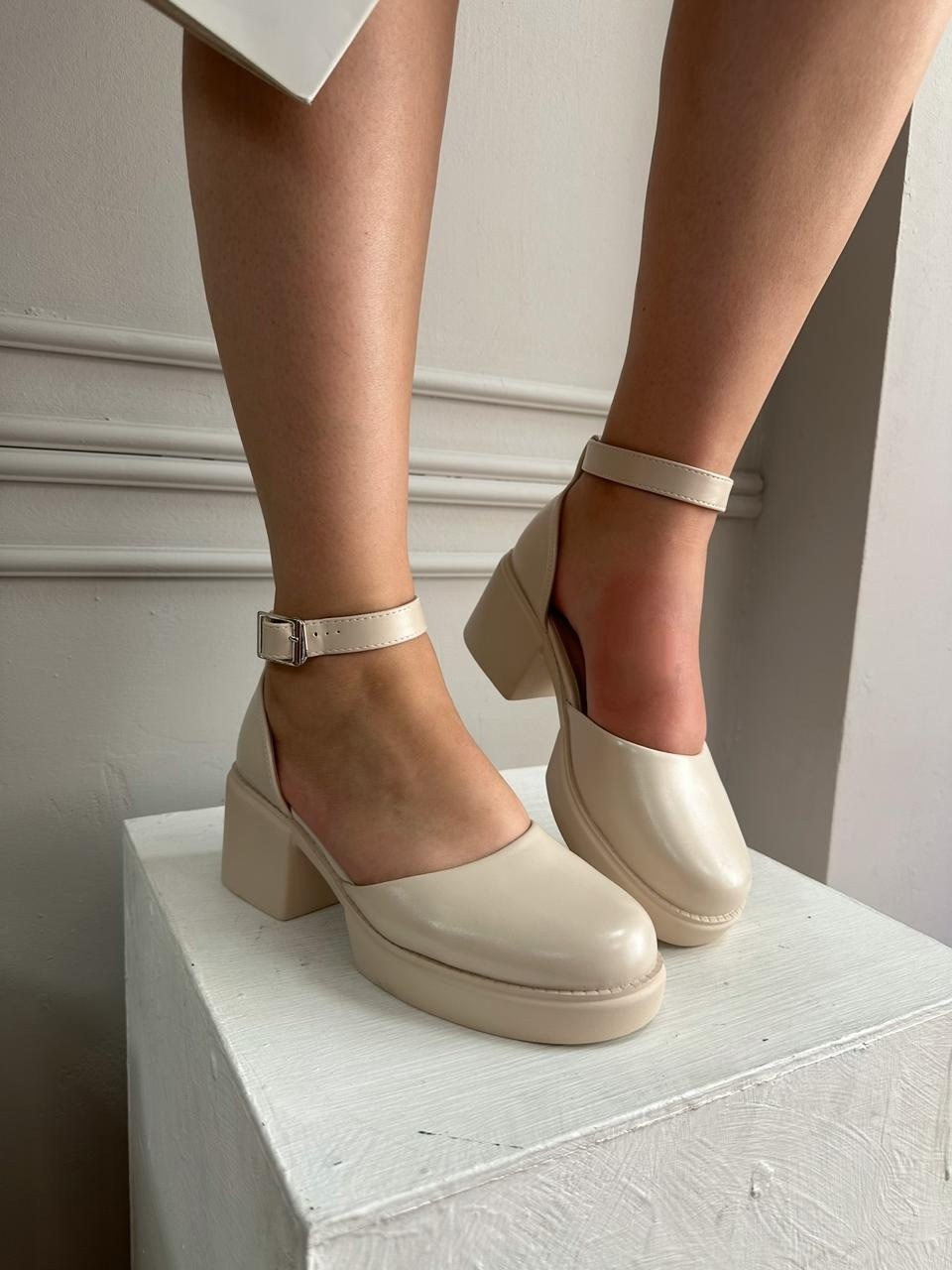 ,туфли женские,босоножки на каблуках,бежевые босоножки,босоножки бежевые на платформе