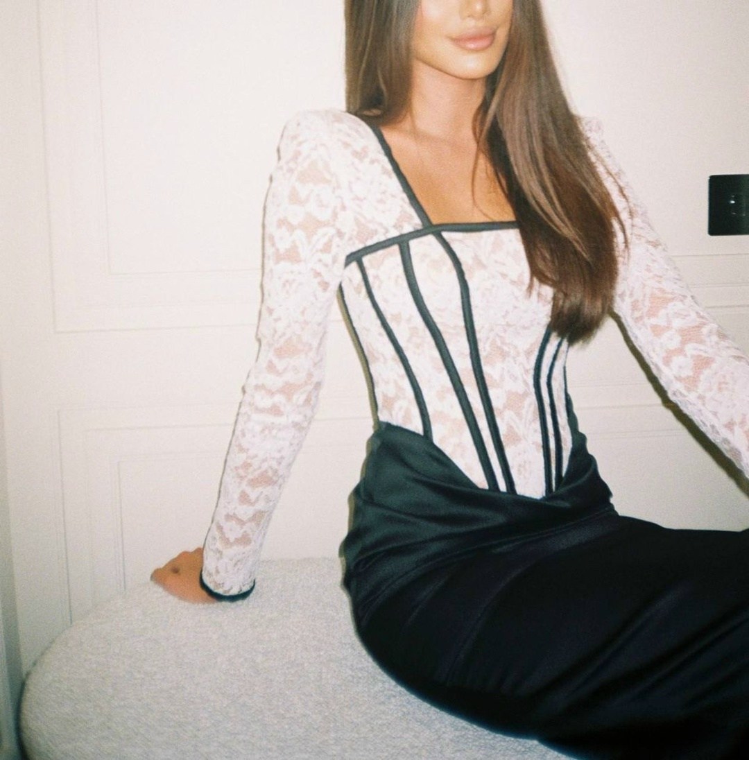 модные наряды,кружевные платья,кружевное вечернее платье,элегантное платье,вечернее платье с длинными рукавами