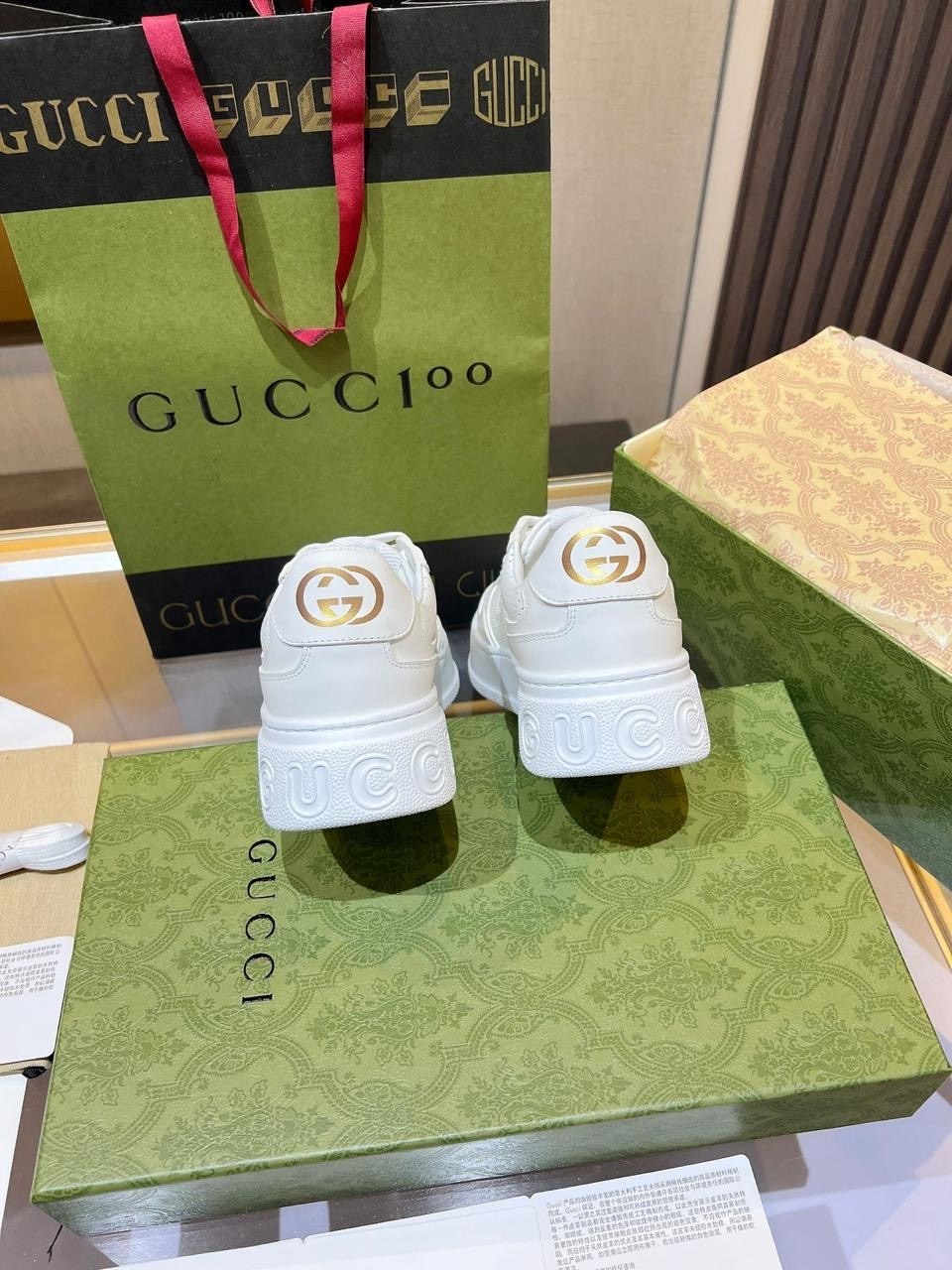 кроссовки женские gucci,кроссовки гуччи женские белые,гуччи кроссовки женские белые с зеленым,кроссовки gucci,кроссовки гуччи белые
