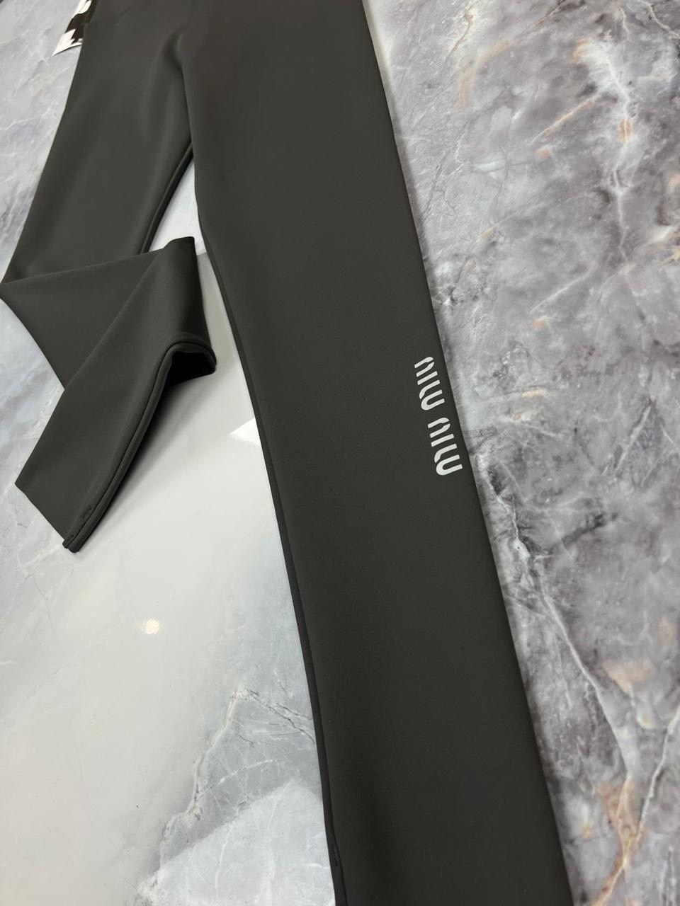 женские леггинсы,леггинсы со штрипками,костюмная ткань,ткань для брюк,трикотажная ткань