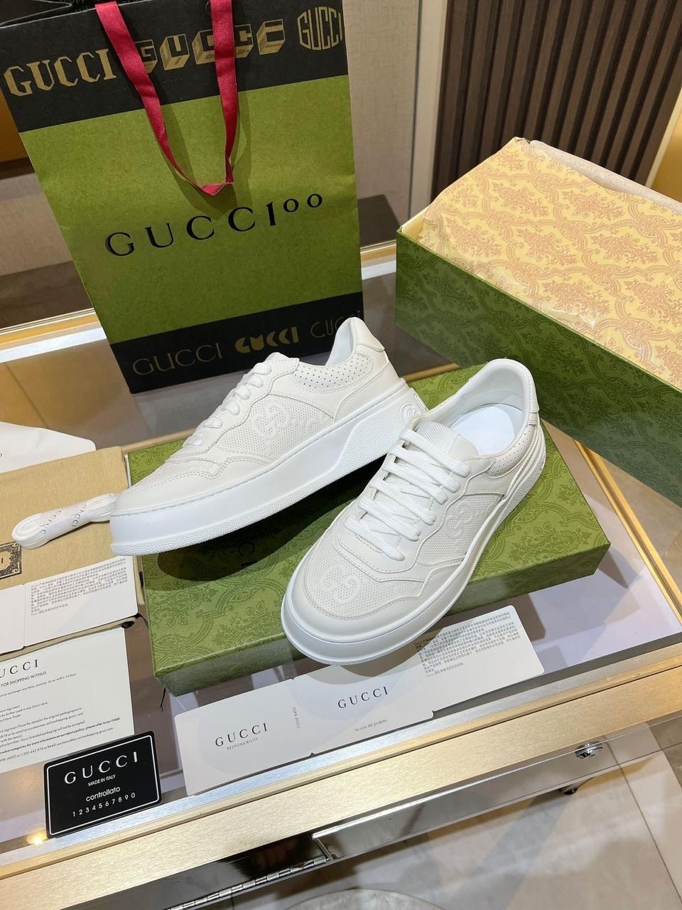 кроссовки женские gucci,кроссовки гуччи женские белые,гуччи кроссовки женские белые с зеленым,кроссовки gucci,кроссовки гуччи белые