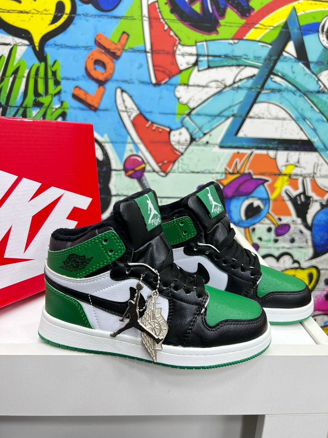 nike air jordan 1 green,кроссовки nike air jordan 1 mid,мужские кроссовки nike air jordan 1 retro high,кроссовки найк джордан,кроссовки nike air jordan 1 retro high