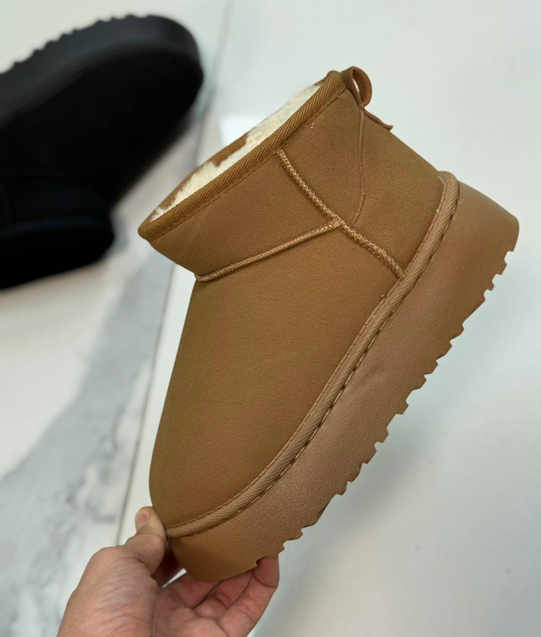 женские угги,,укороченные угги,женская зимняя ,ботинка женские зимние