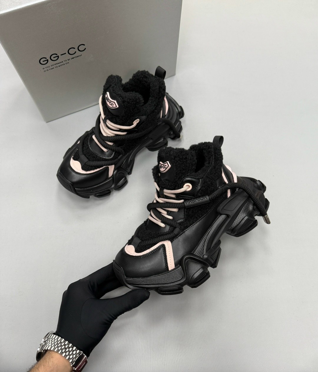 ,кроссовки женскиe,женские массивные кроссовки,массивные кроссовки,кроссовки модные