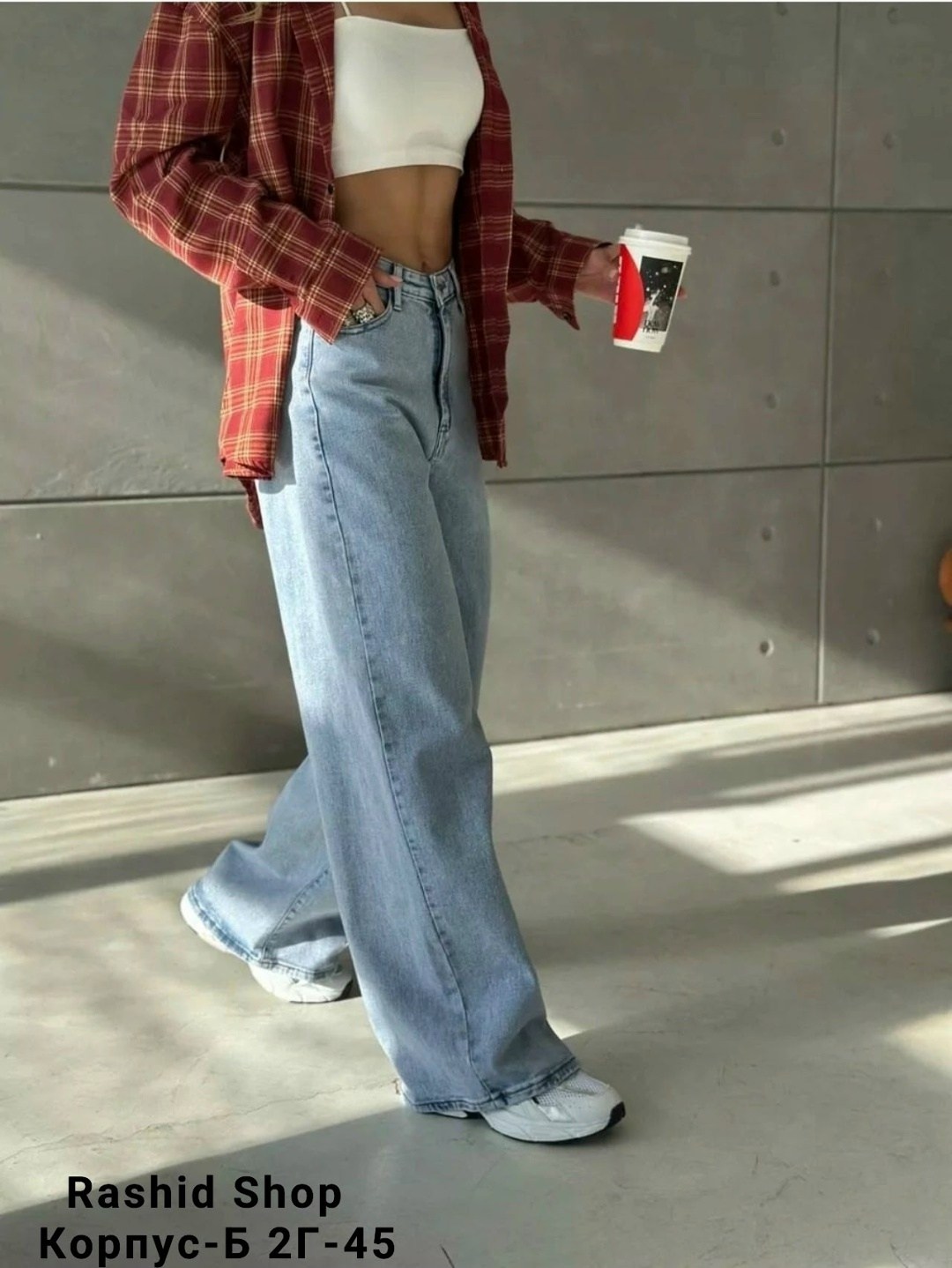 джинсы широкие,модные джинсы,женские джинсы широкие,женские джинсы,голубые широкие джинсы