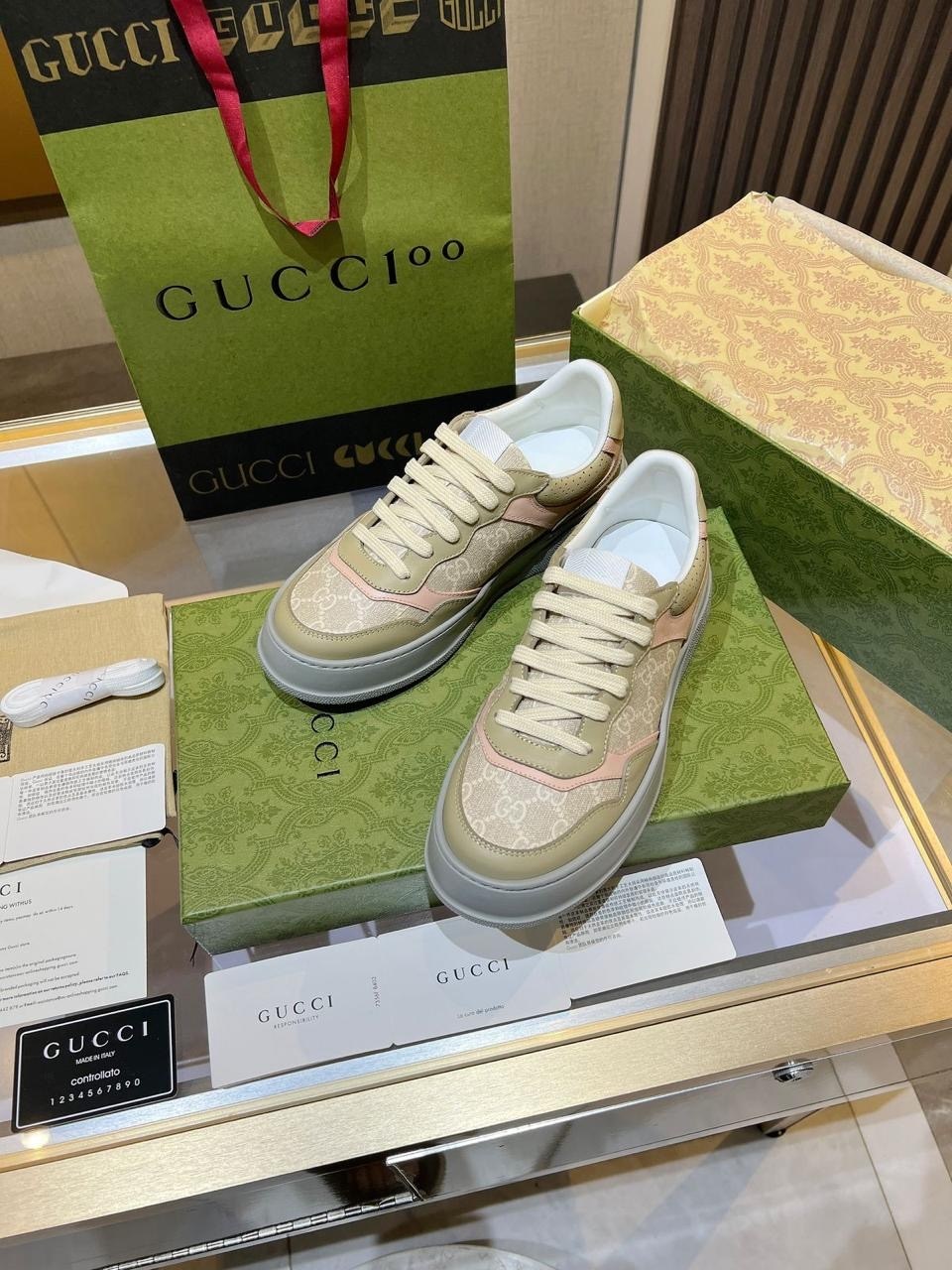 кроссовки женские gucci,кроссовки гуччи женские белые,гуччи кроссовки женские белые с зеленым,кроссовки gucci,кроссовки гуччи белые