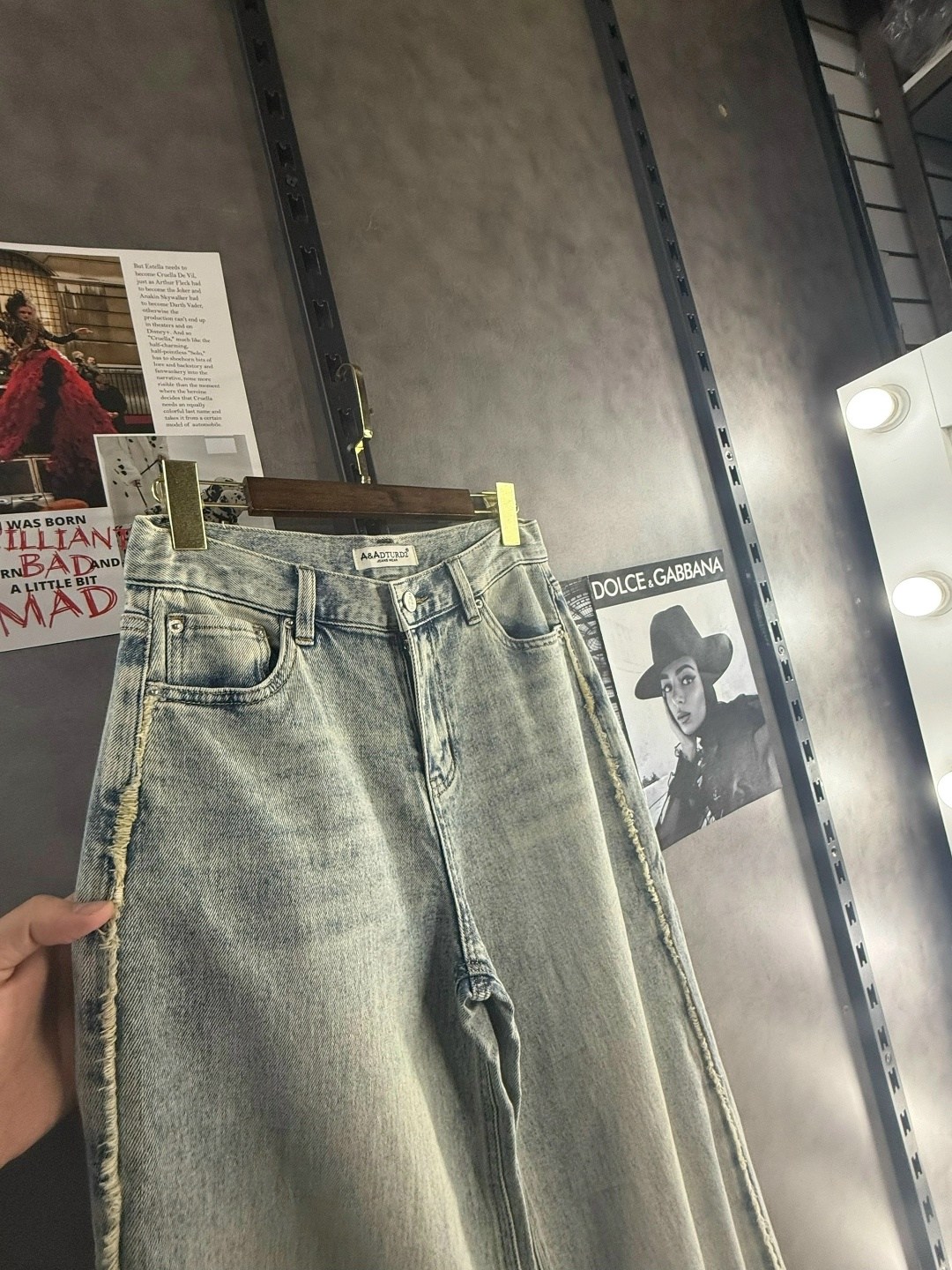 джинсы стильные,женские джинсы,широкие джинсы,модные джинсы,джинсы джинсы