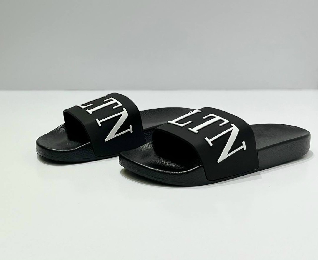 шлепанцы valentino,мужские шлепанцы,,черные шлепанцы,шлепанцы valentino vltn slide
