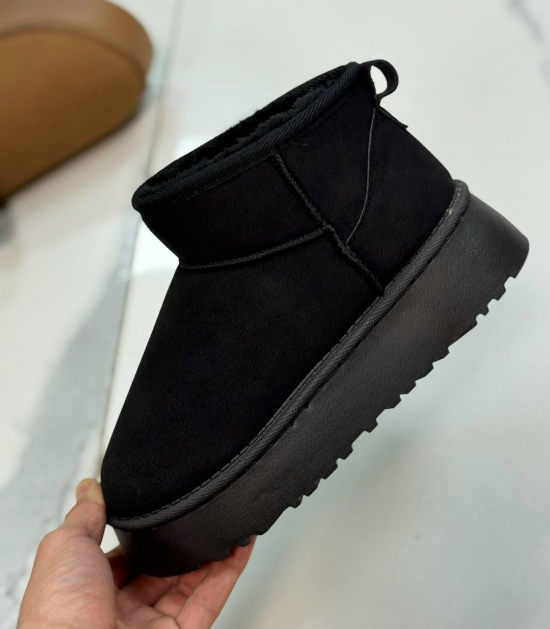 женские угги,,укороченные угги,женская зимняя ,ботинка женские зимние