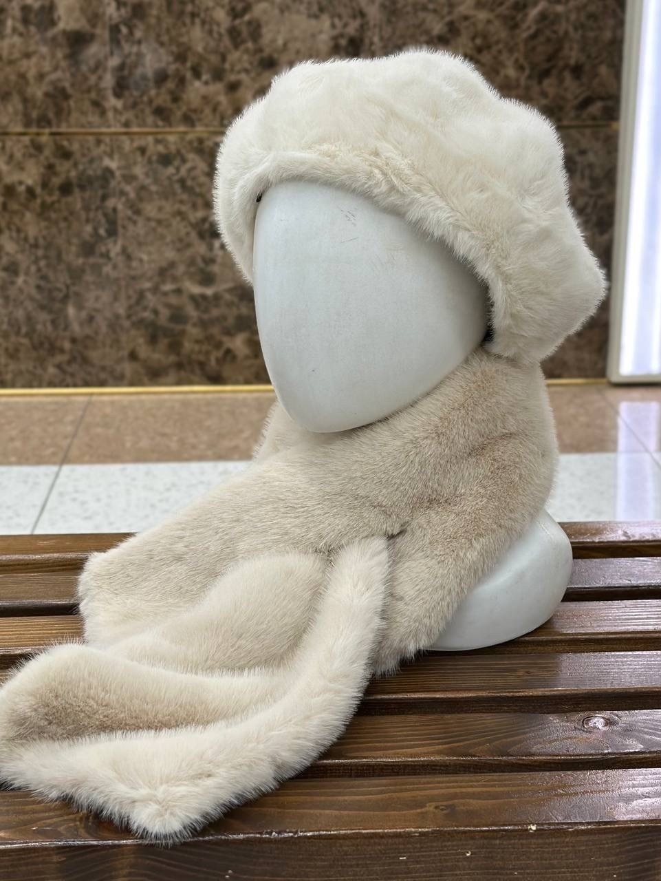 белая норковая шапка,меховая шапка,меховой шарф,шапка женская меховая,шапка женская зимняя меховая