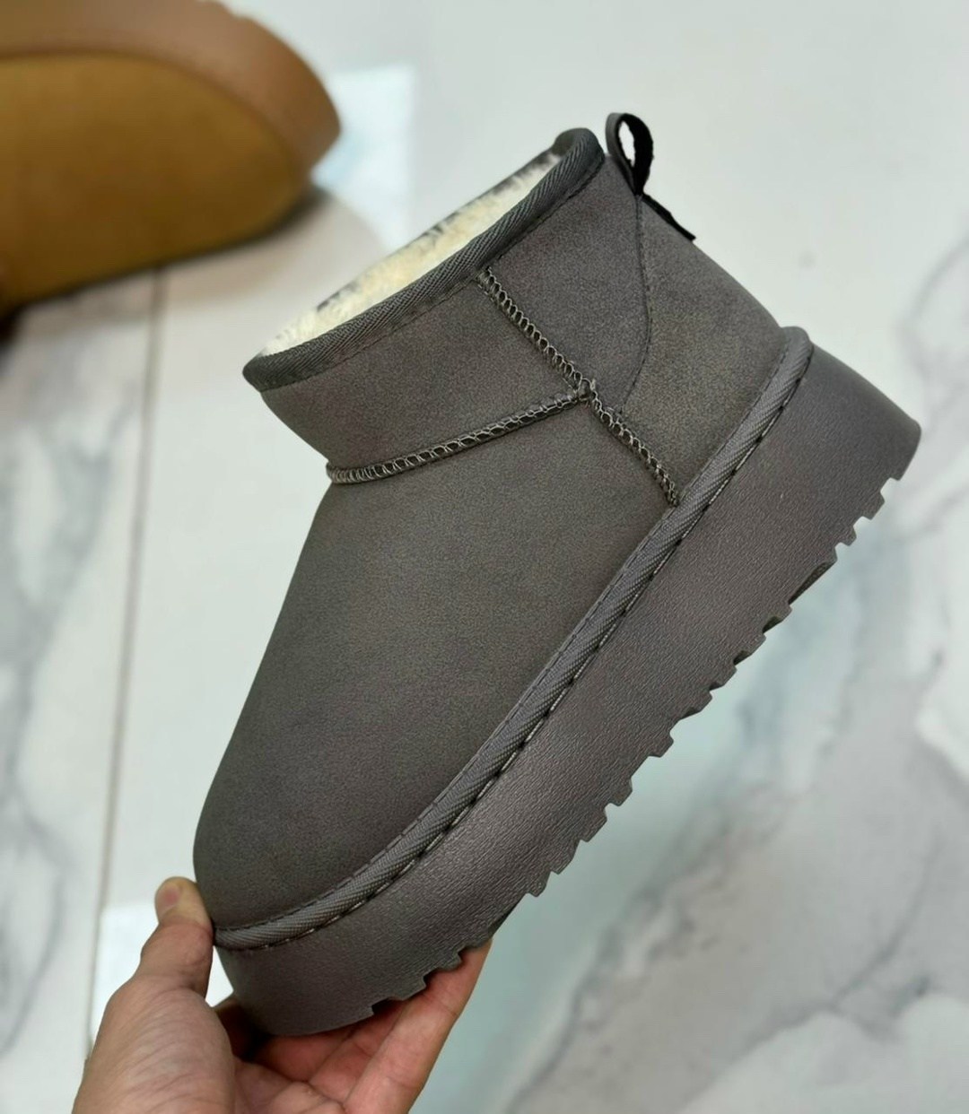 женские угги,,укороченные угги,женская зимняя ,ботинка женские зимние