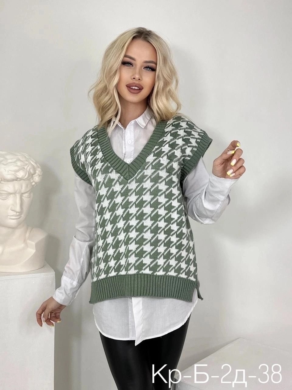 жилетка гусиная лапка,женский вязаный жилет,вязаная жилетка,жилетка женская,вязаные жилеты