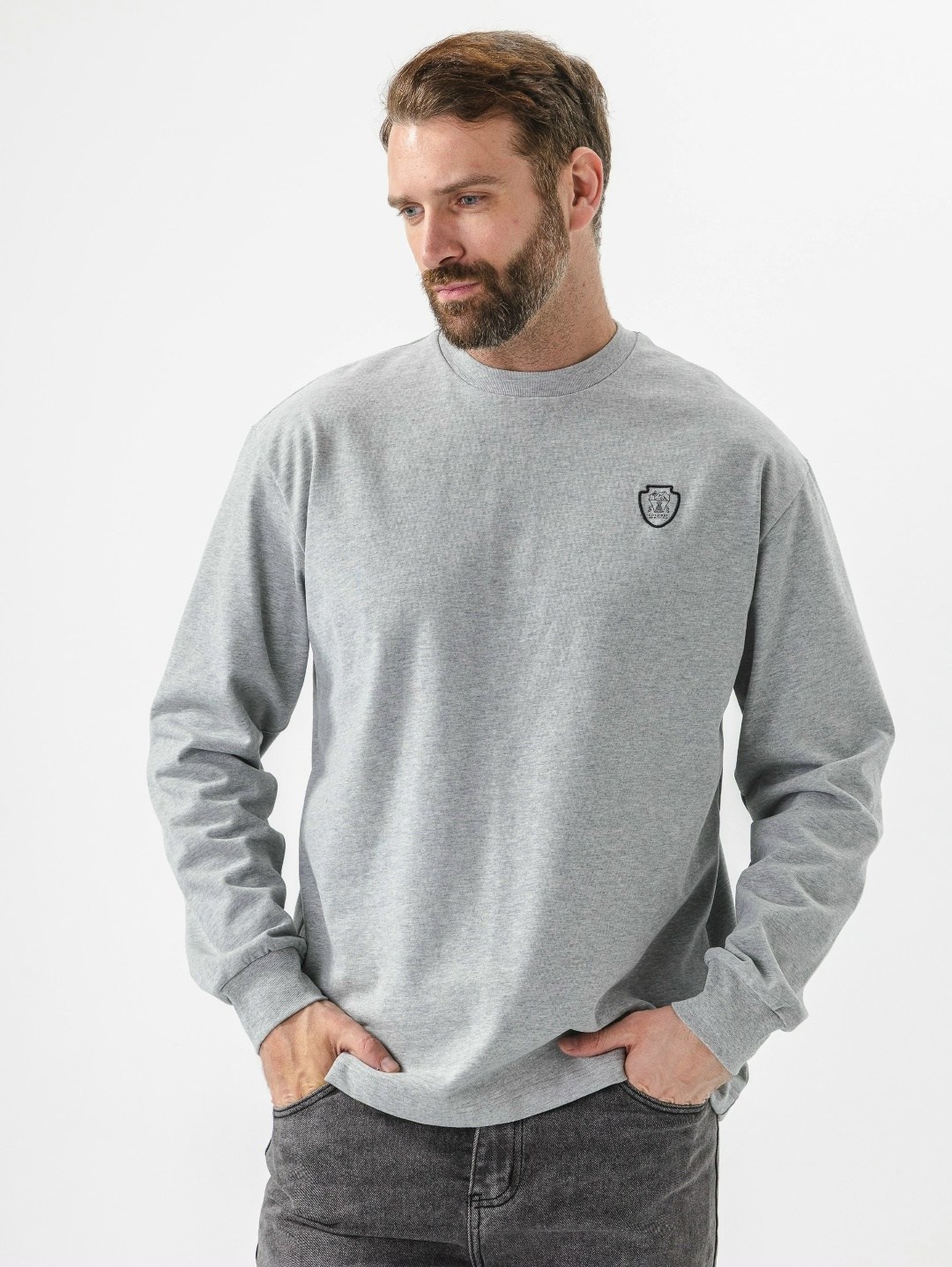 серый свитшот,свитшот и толстовка,мужские свитшоты,свитшот мужская,толстовка серая