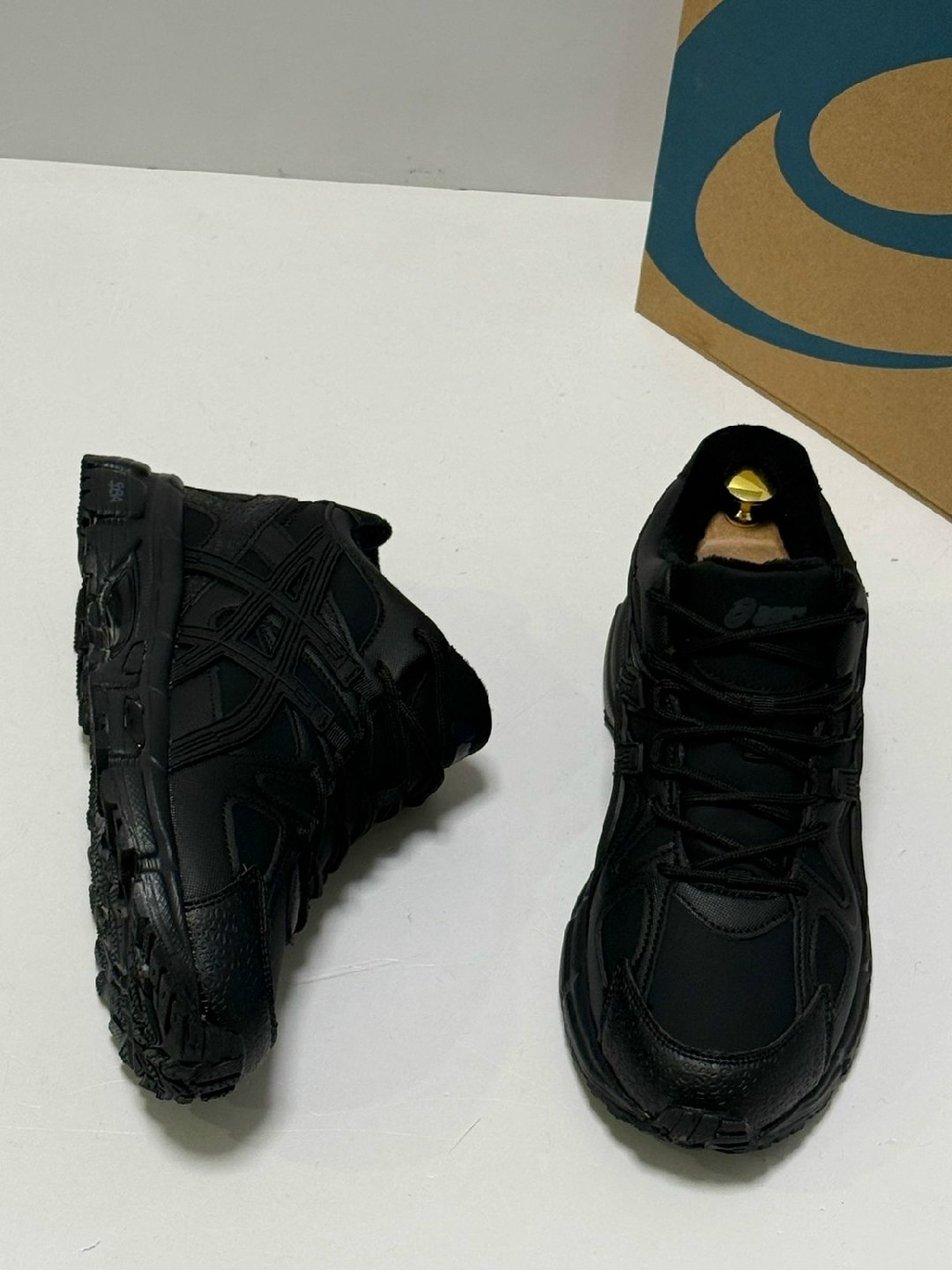 кроссовки,оригинальные кроссовки,черные кроссовки,мужские кроссовки,женские кроссовки