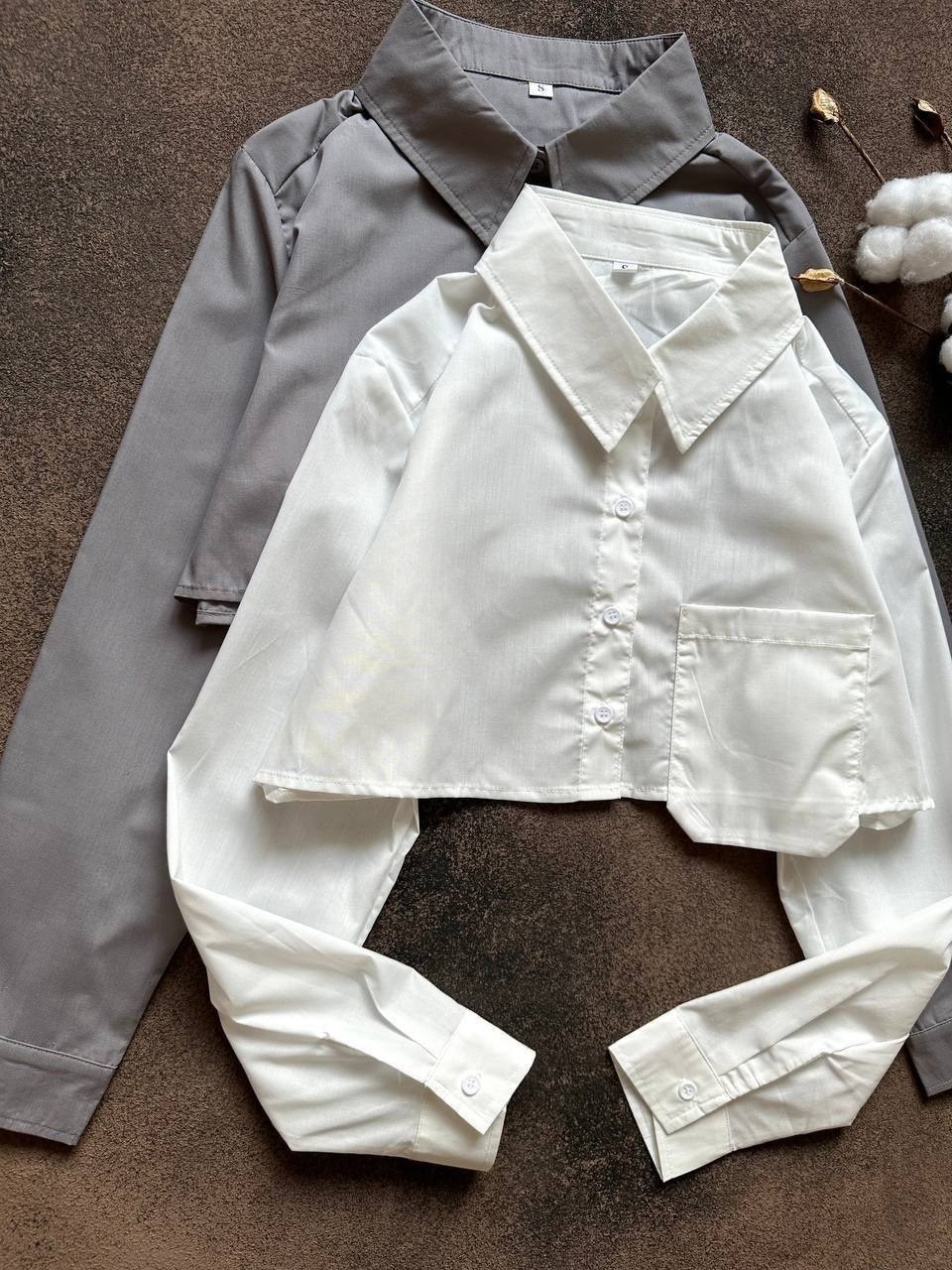 укороченная рубашка оверсайз,укороченная рубашка женская,укороченная белая рубашка,женская рубашка,повседневная рубашка