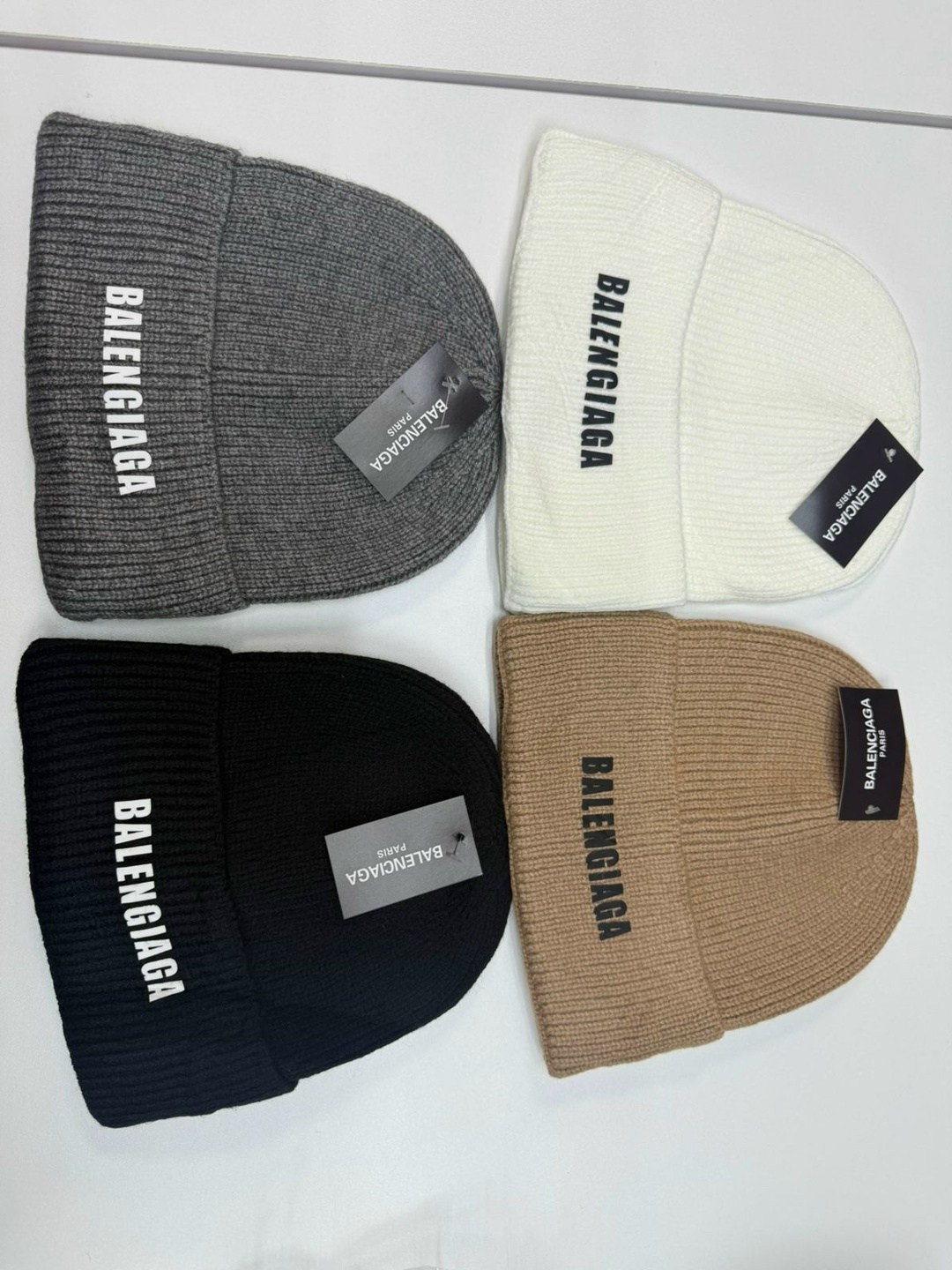 шапка miu miu,шапка celine,шапка бини,шапка модная,вязаная шапка