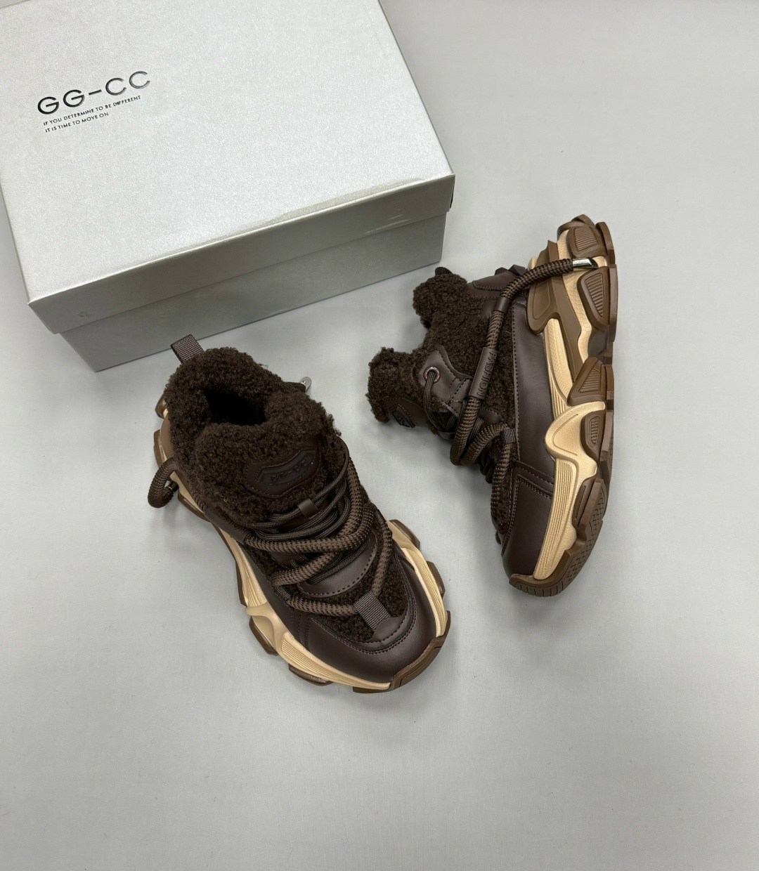 ,кроссовки женскиe,женские массивные кроссовки,массивные кроссовки,кроссовки модные