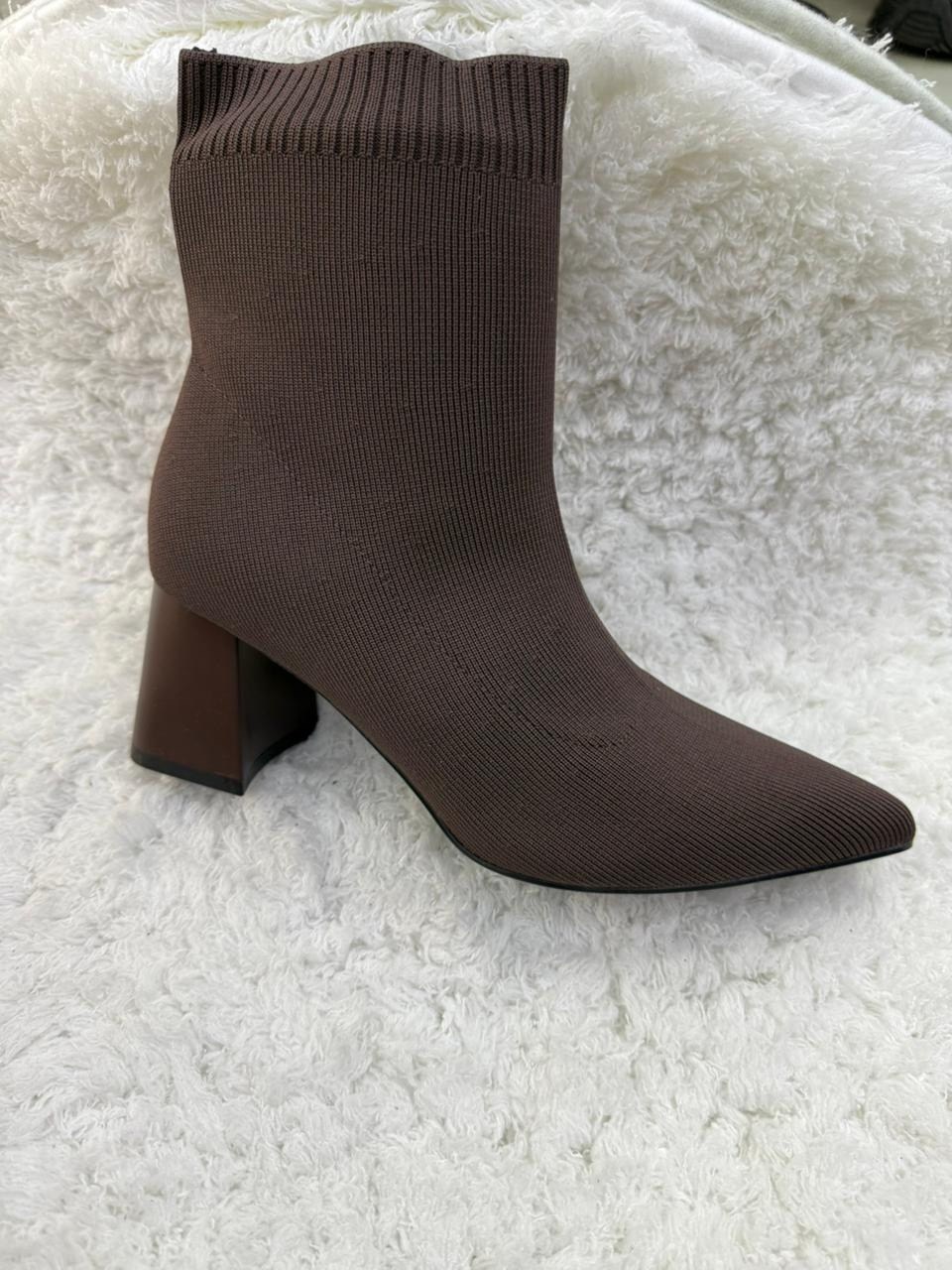 ботильоны женские,стильные ботильоны,,женские ботильоны с острым носком,ботильоны на каблуке