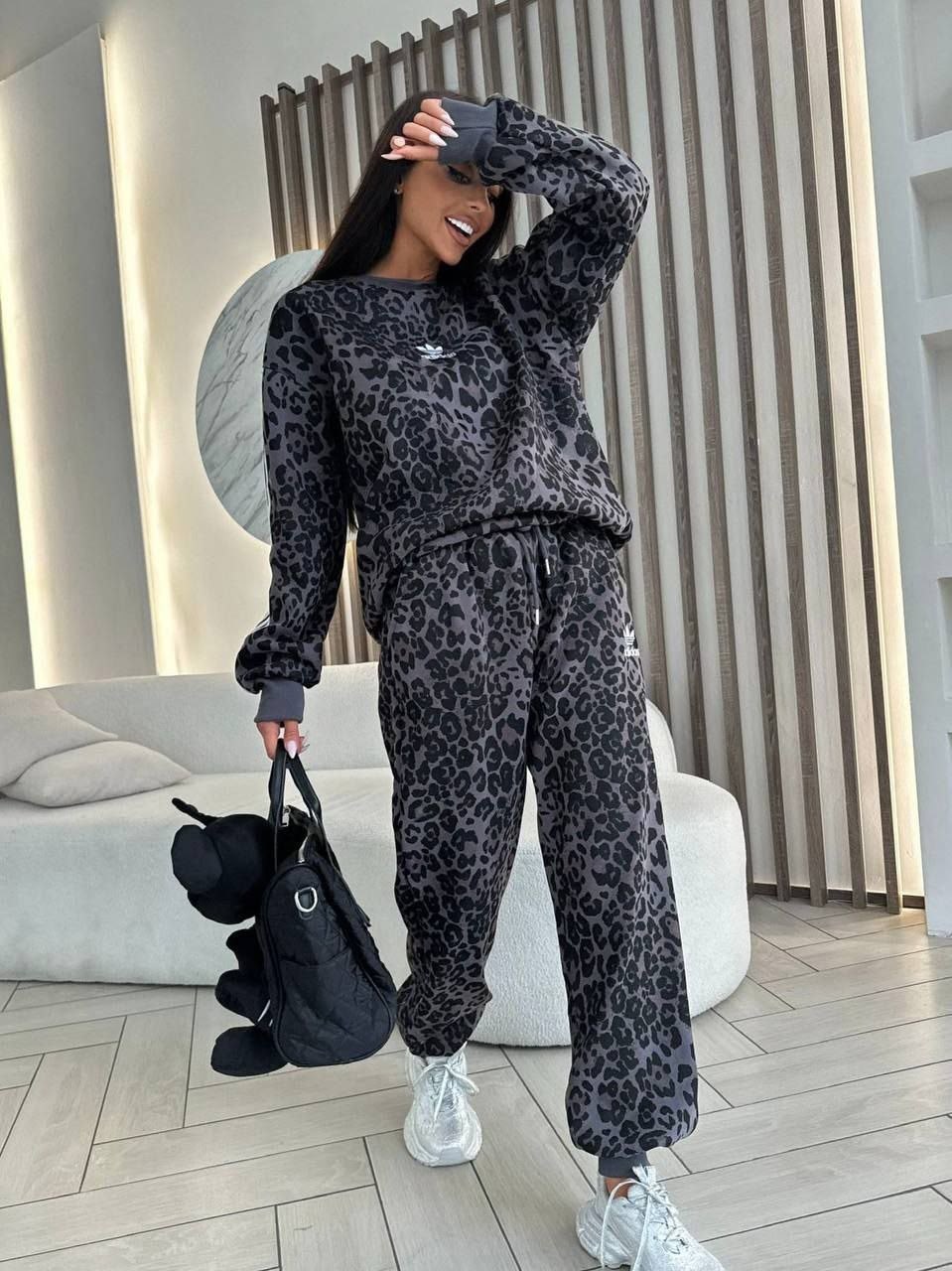 спортивный костюм женский adidas,спортивные костюм,adidas спортивный костюм,спортивные женские костюмы,женские костюмы